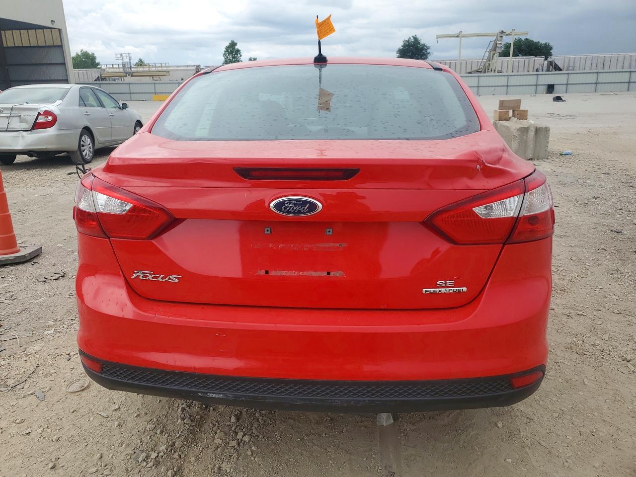 2013 Ford Focus Se Red vin: 1FADP3F2XDL362354