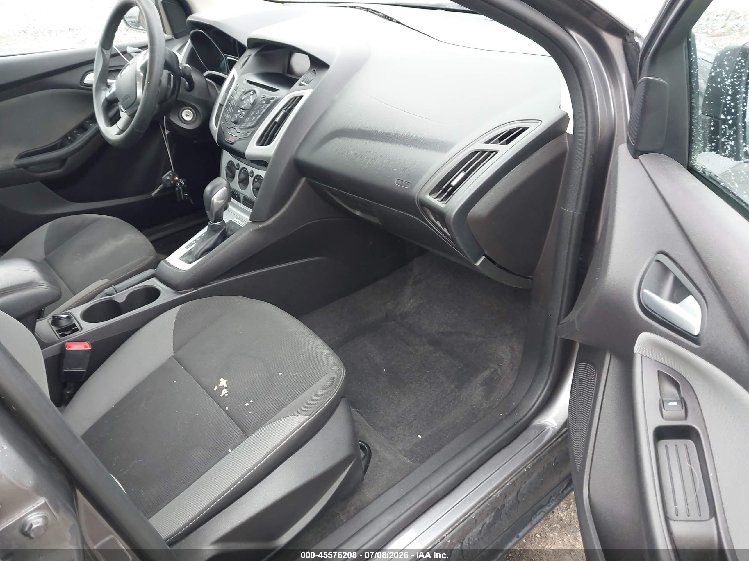 2013 Ford Focus Se Серый vin: 1FADP3F2XDL370003