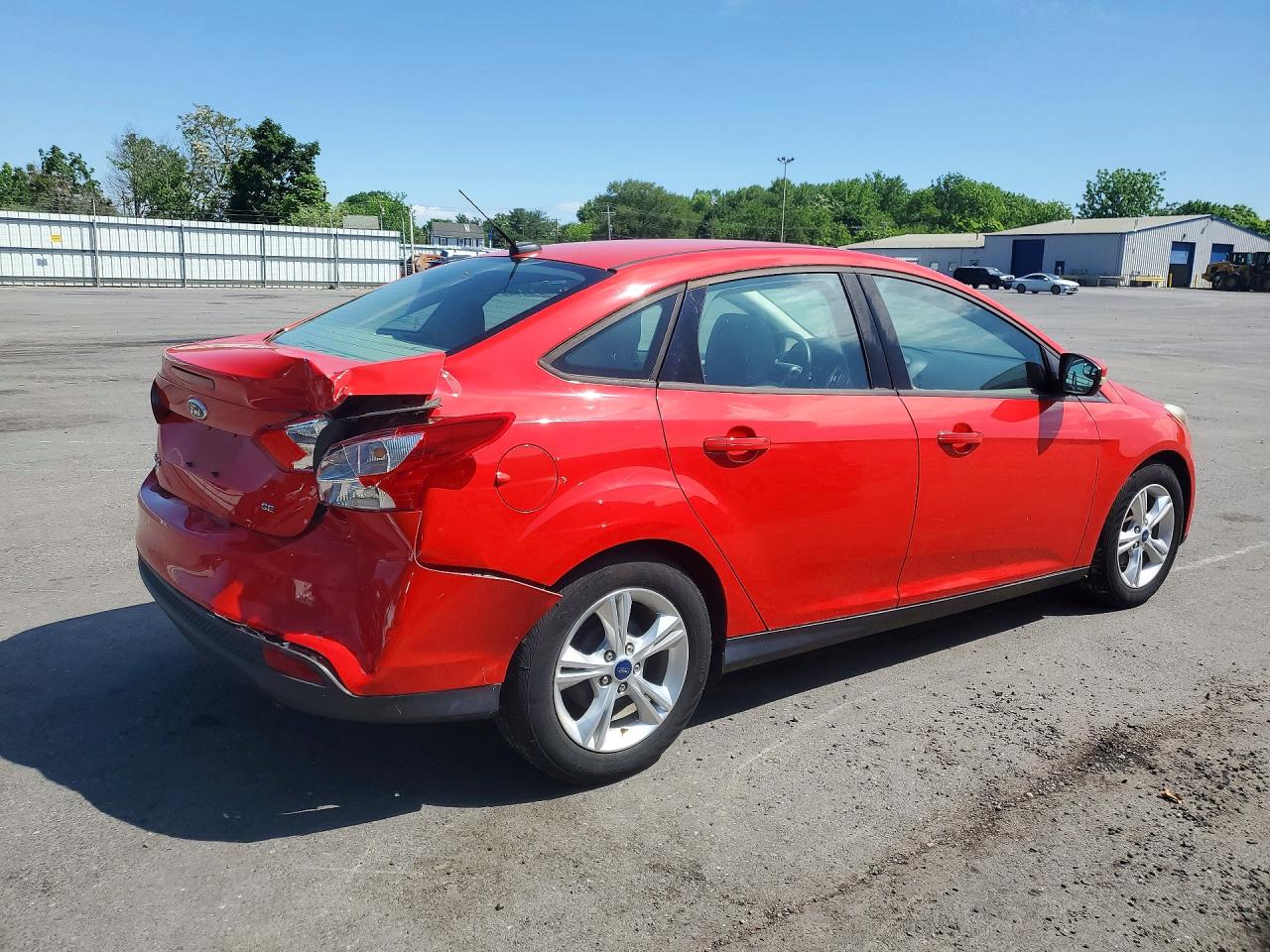 2014 Ford Focus Se Red vin: 1FADP3F2XEL102540