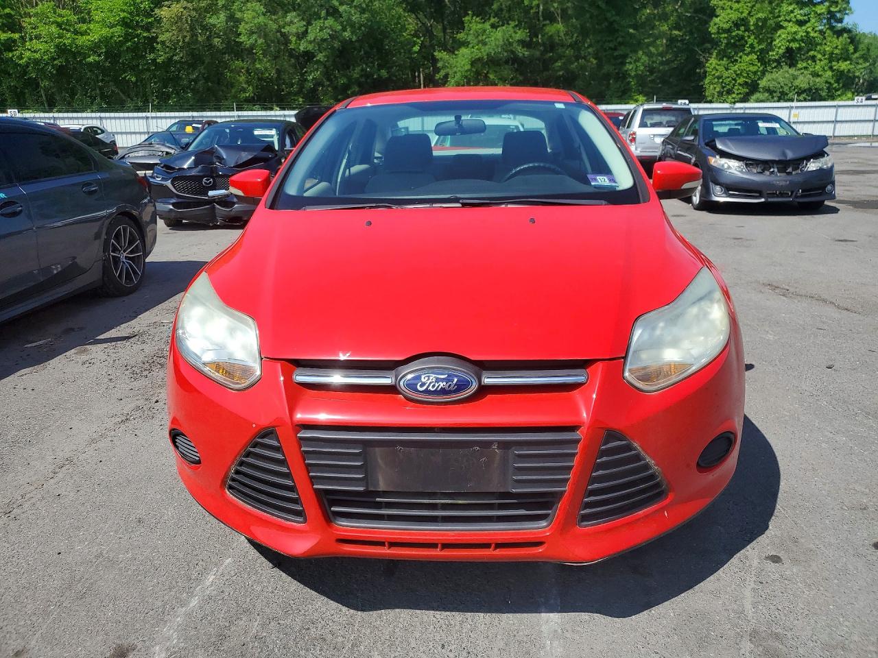 2014 Ford Focus Se Red vin: 1FADP3F2XEL102540
