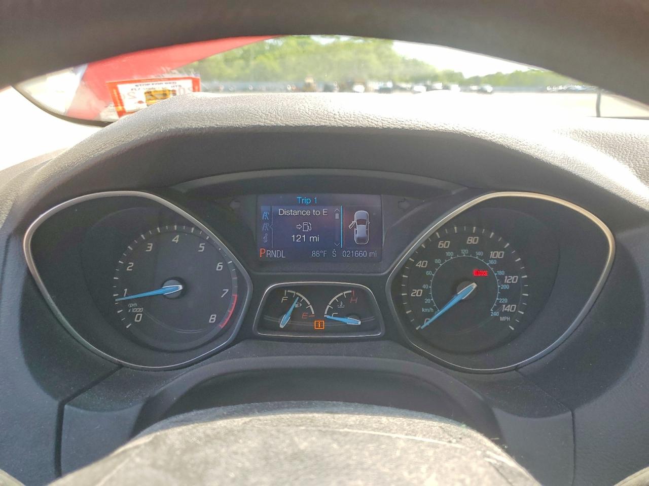 2014 Ford Focus Se Red vin: 1FADP3F2XEL102540