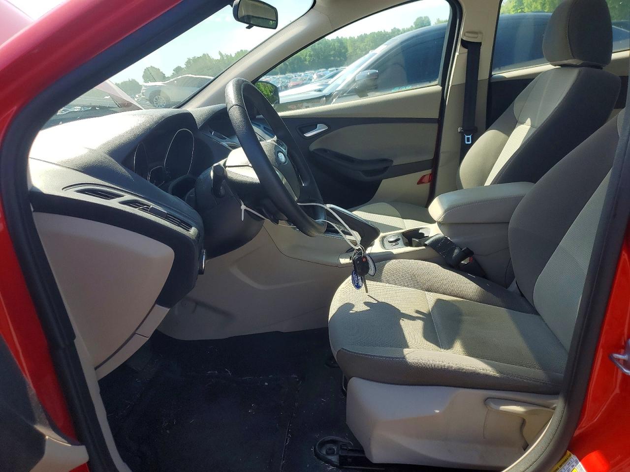 2014 Ford Focus Se Red vin: 1FADP3F2XEL102540