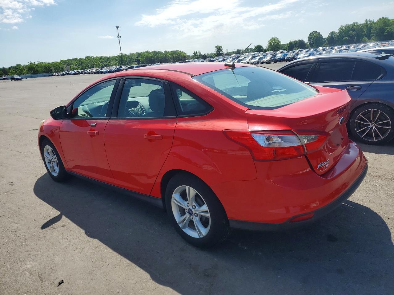 2014 Ford Focus Se Red vin: 1FADP3F2XEL102540