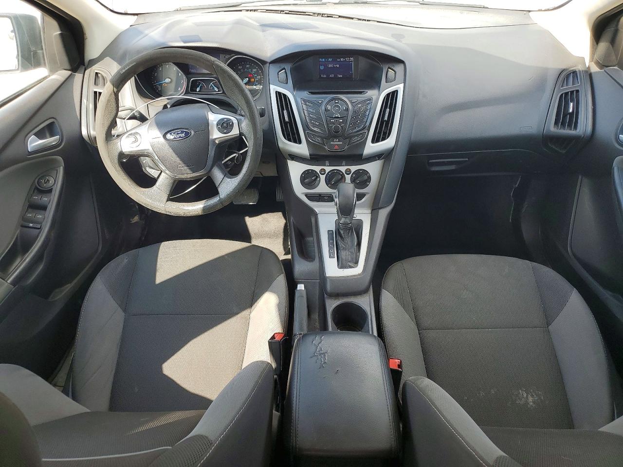 2014 Ford Focus Серый vin: 1FADP3F2XEL124568
