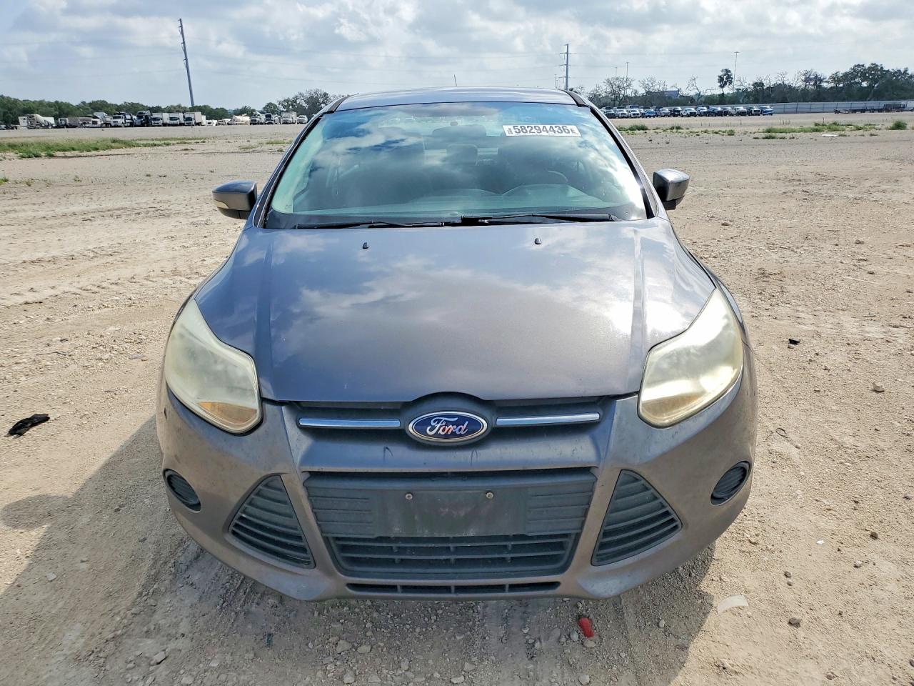 2014 Ford Focus Серый vin: 1FADP3F2XEL124568