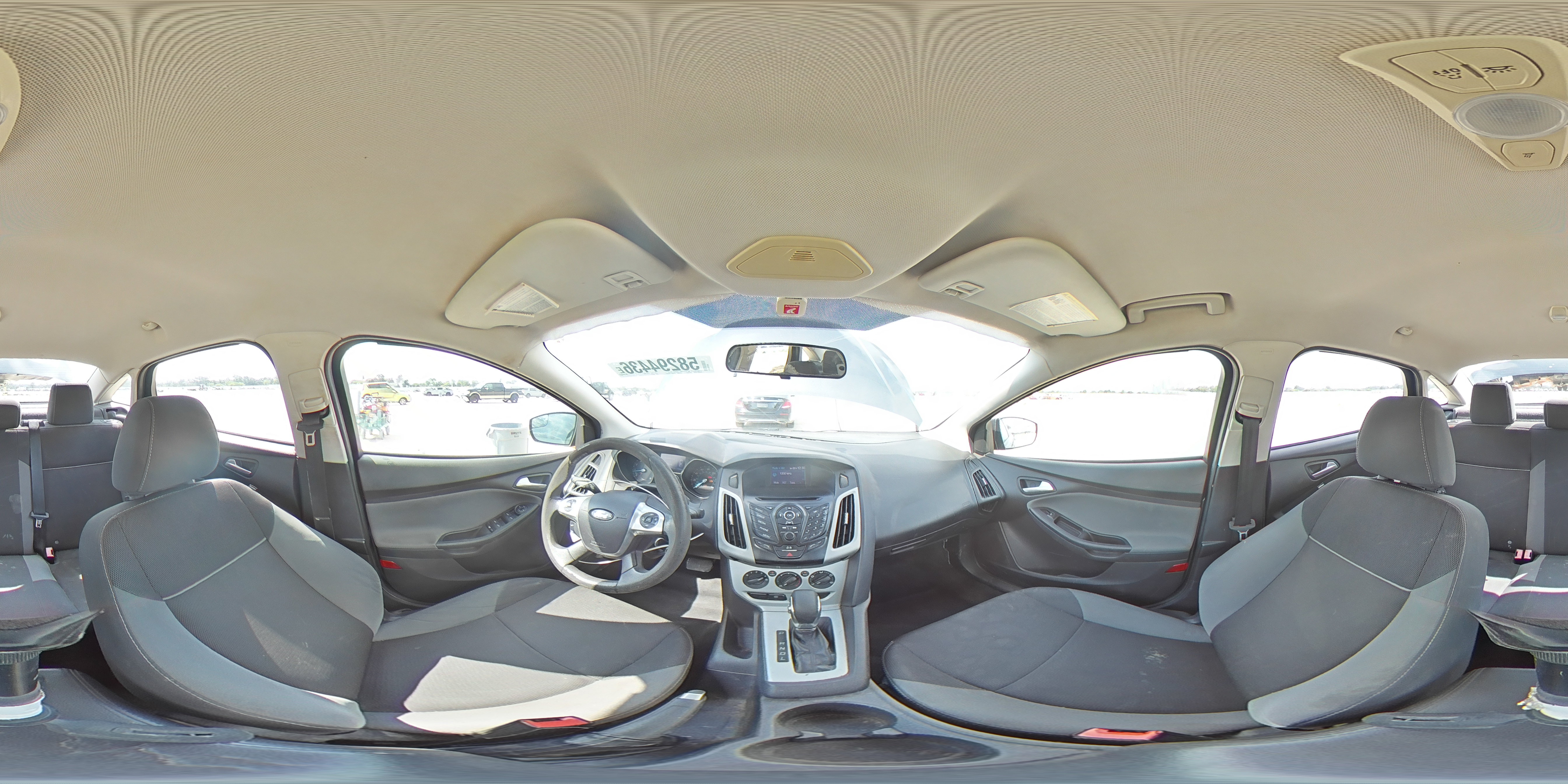 2014 Ford Focus Серый vin: 1FADP3F2XEL124568