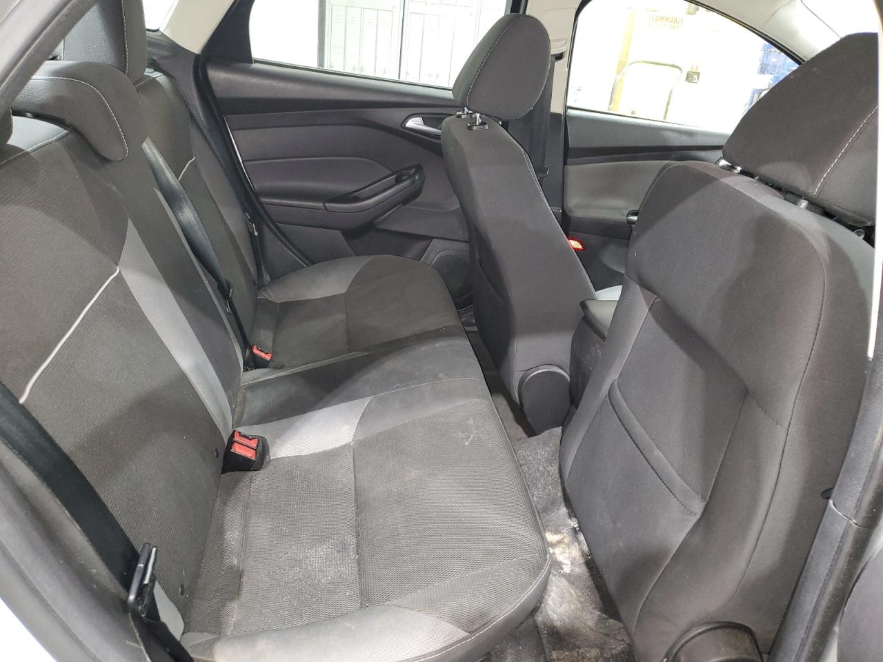 2014 Ford Focus Se Silver vin: 1FADP3F2XEL128376