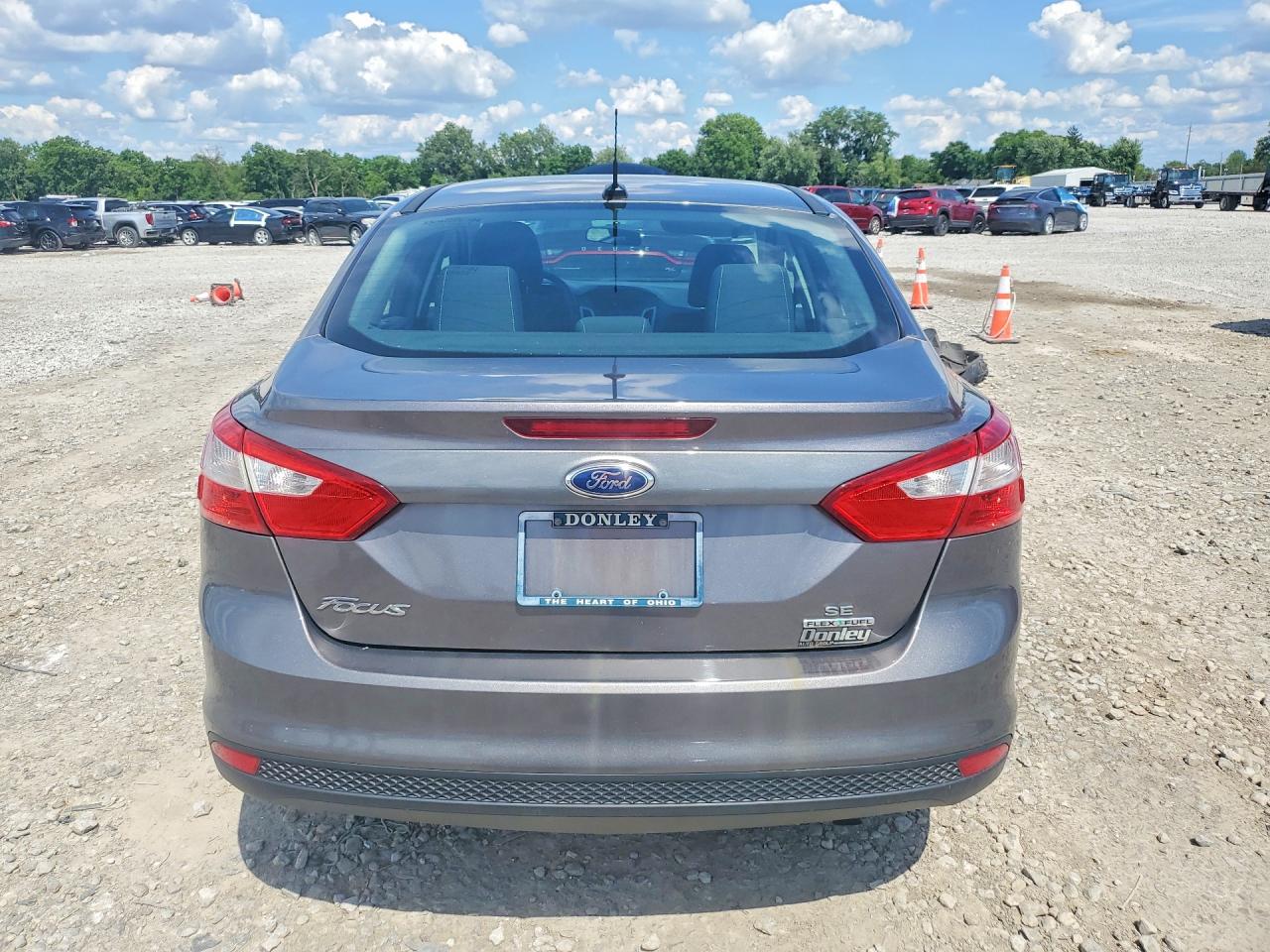 2014 Ford Focus Se Серый vin: 1FADP3F2XEL136378