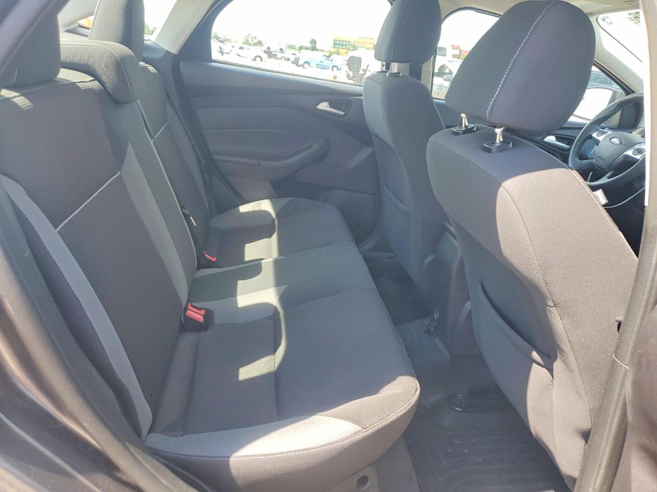 2014 Ford Focus Se Серый vin: 1FADP3F2XEL136378