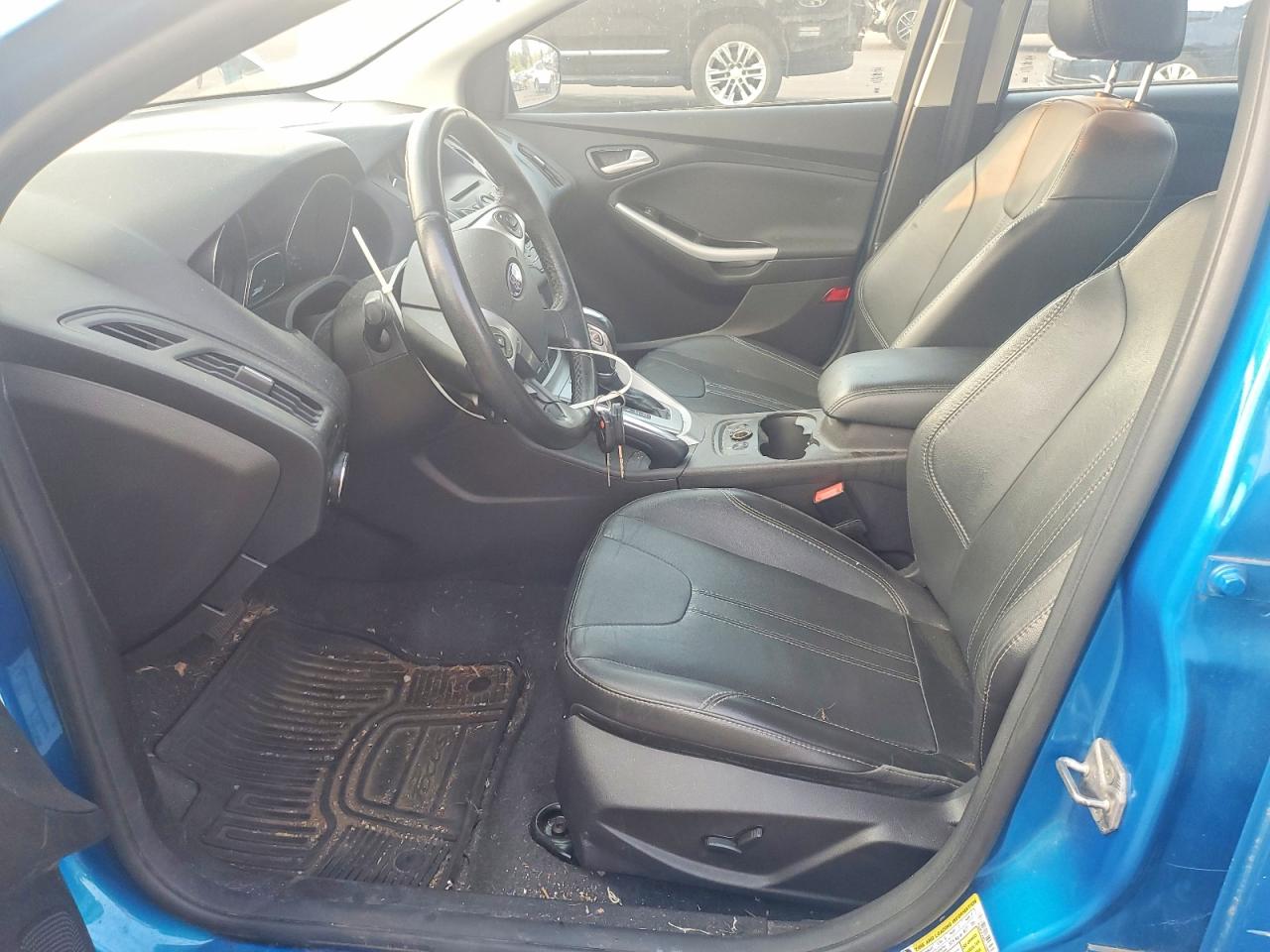 2014 Ford Focus Se Blue vin: 1FADP3F2XEL143394