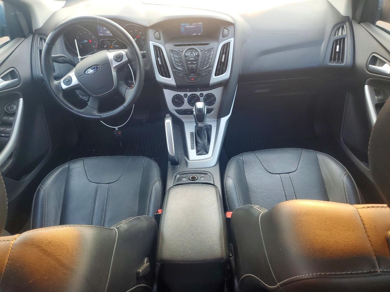 2014 Ford Focus Se Blue vin: 1FADP3F2XEL143394