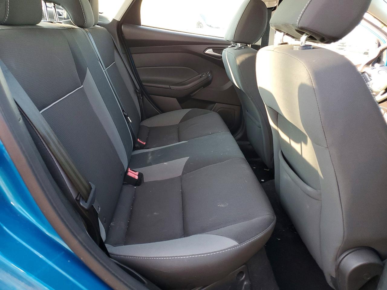 2014 Ford Focus Se Blue vin: 1FADP3F2XEL167680