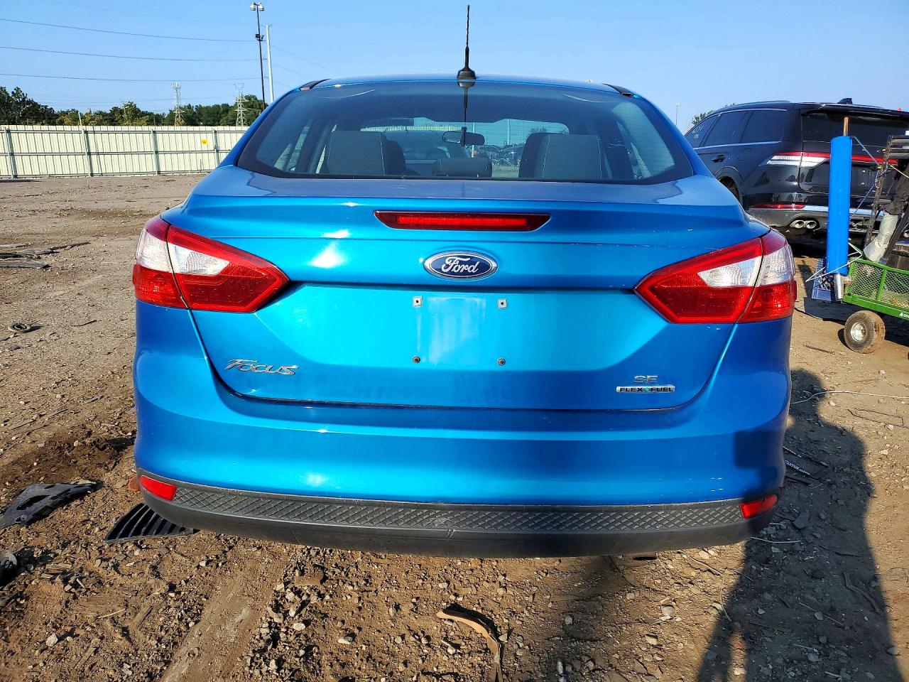 2014 Ford Focus Se Blue vin: 1FADP3F2XEL167680