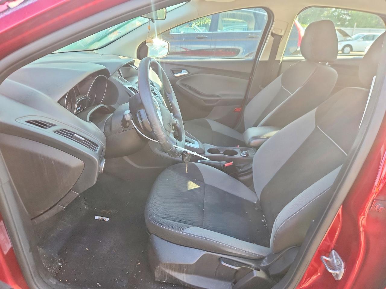 2014 Ford Focus Se Red vin: 1FADP3F2XEL181160