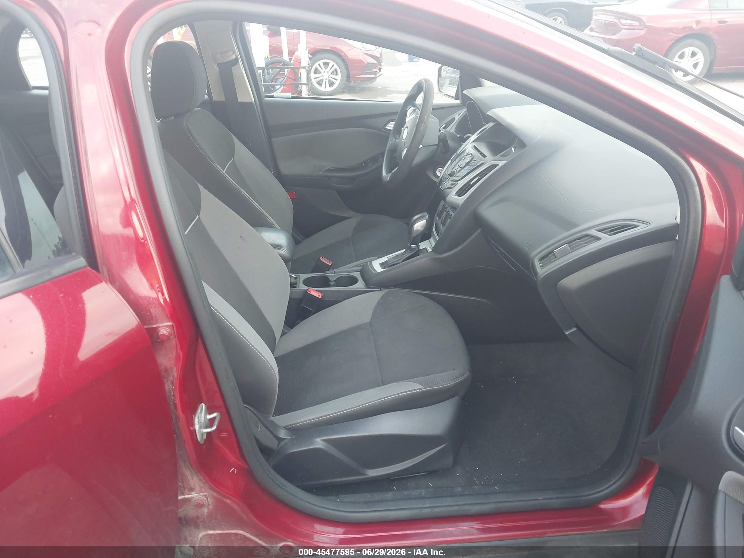 2014 Ford Focus Se Red vin: 1FADP3F2XEL193440