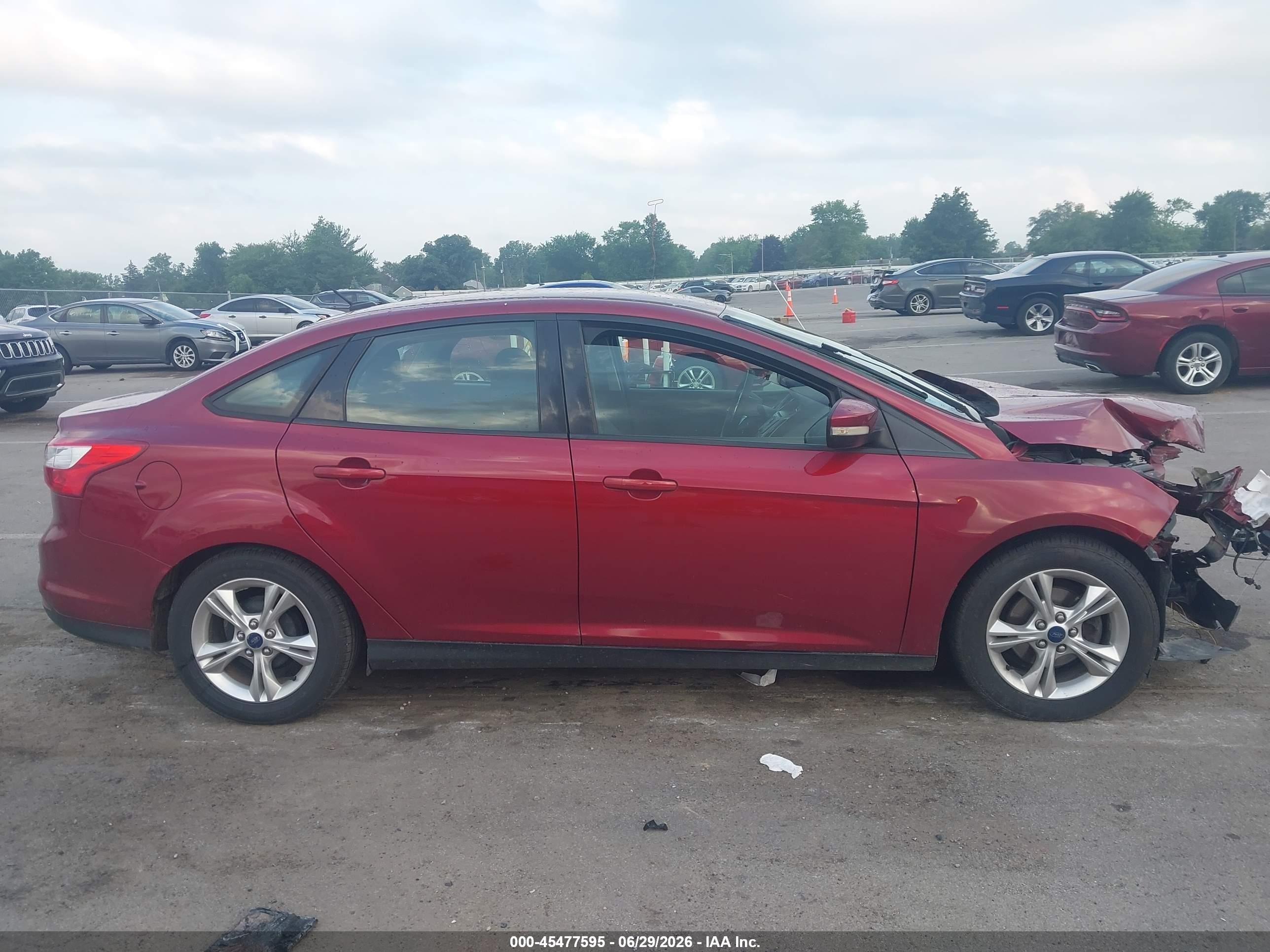 2014 Ford Focus Se Red vin: 1FADP3F2XEL193440