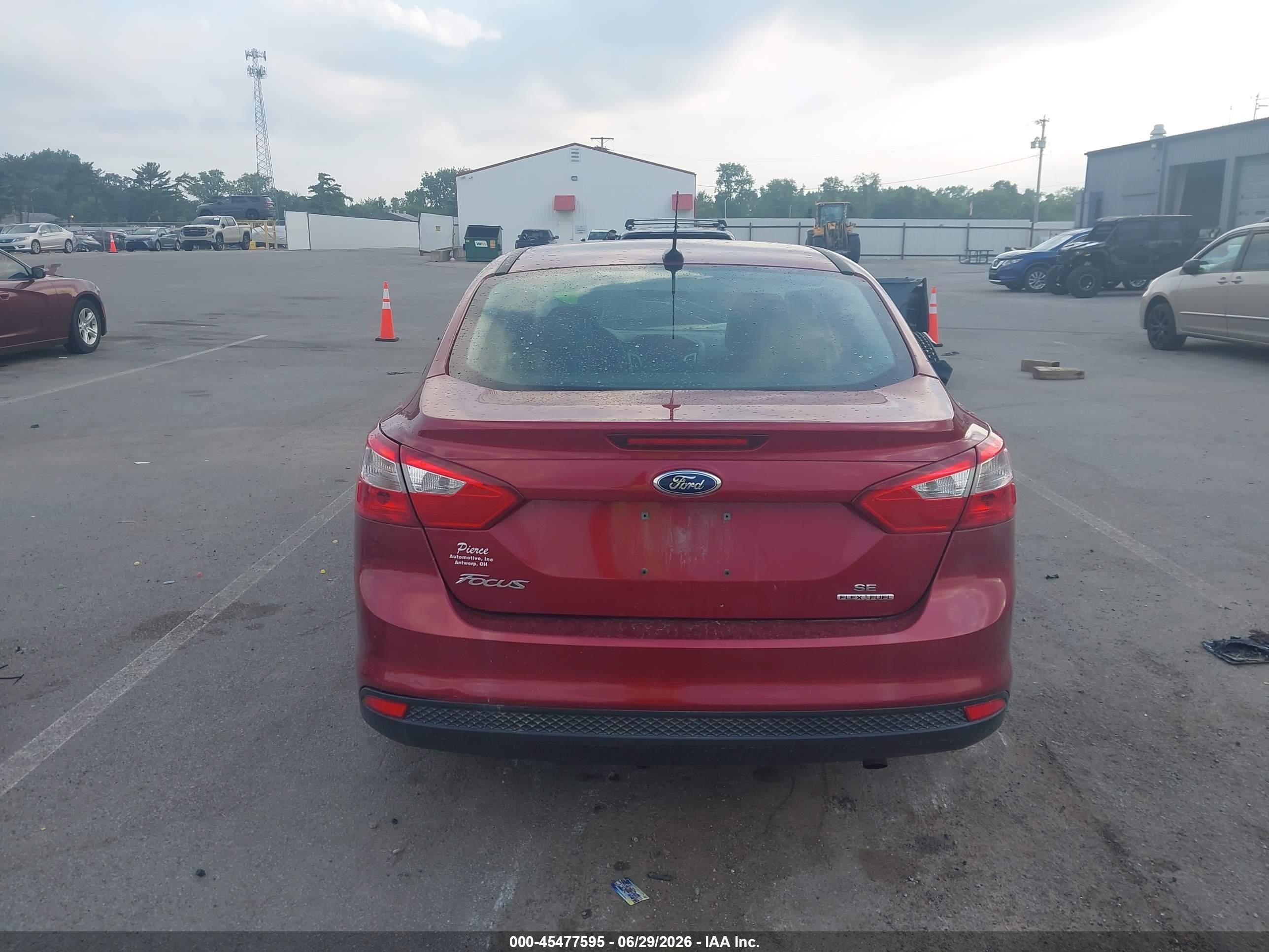 2014 Ford Focus Se Red vin: 1FADP3F2XEL193440