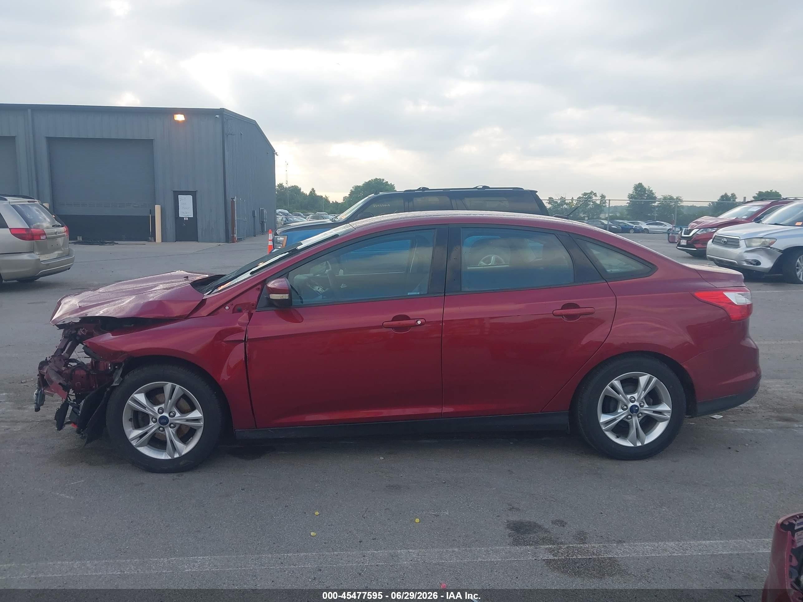 2014 Ford Focus Se Red vin: 1FADP3F2XEL193440
