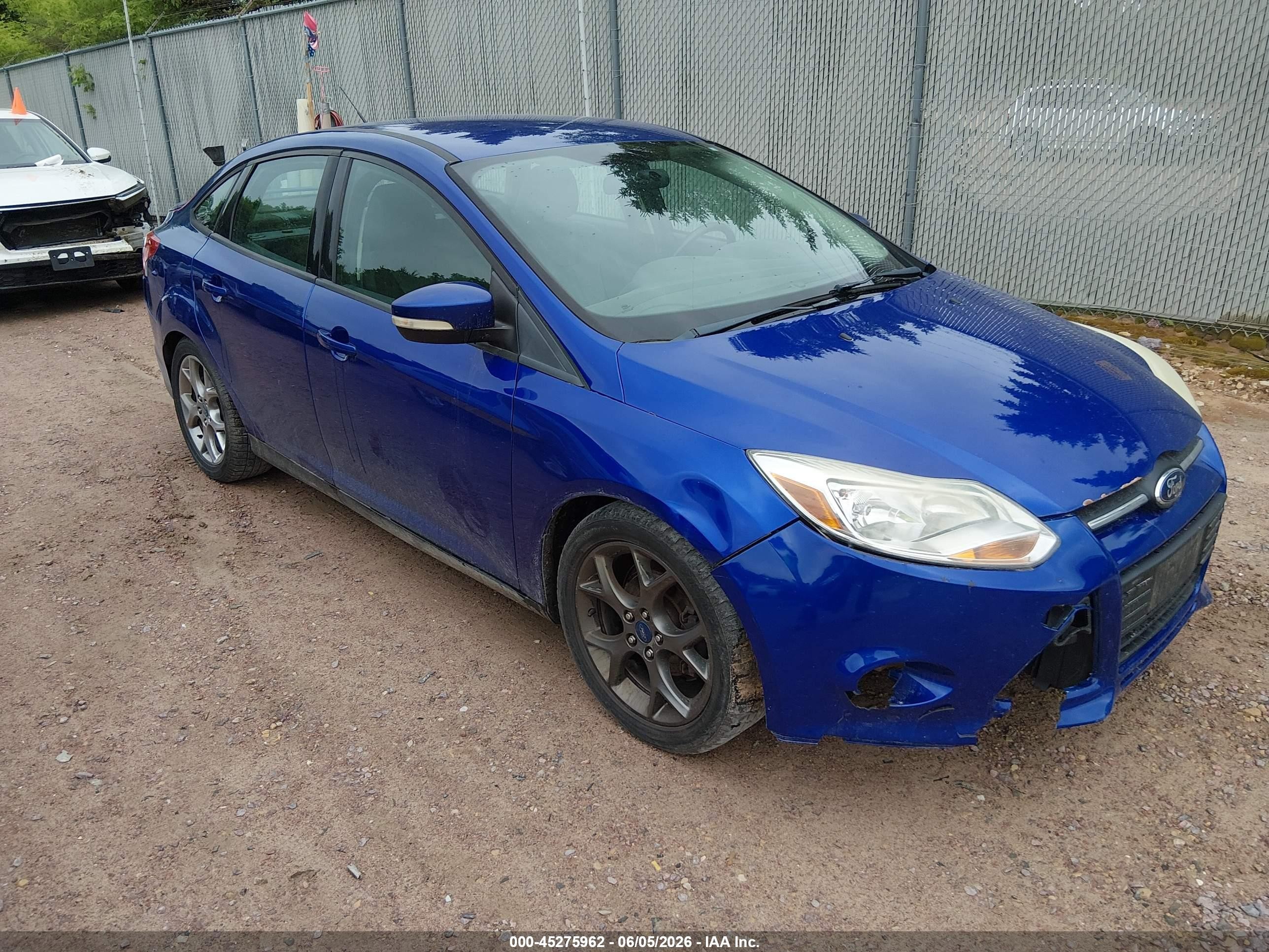 2014 Ford Focus Se Blue vin: 1FADP3F2XEL219132