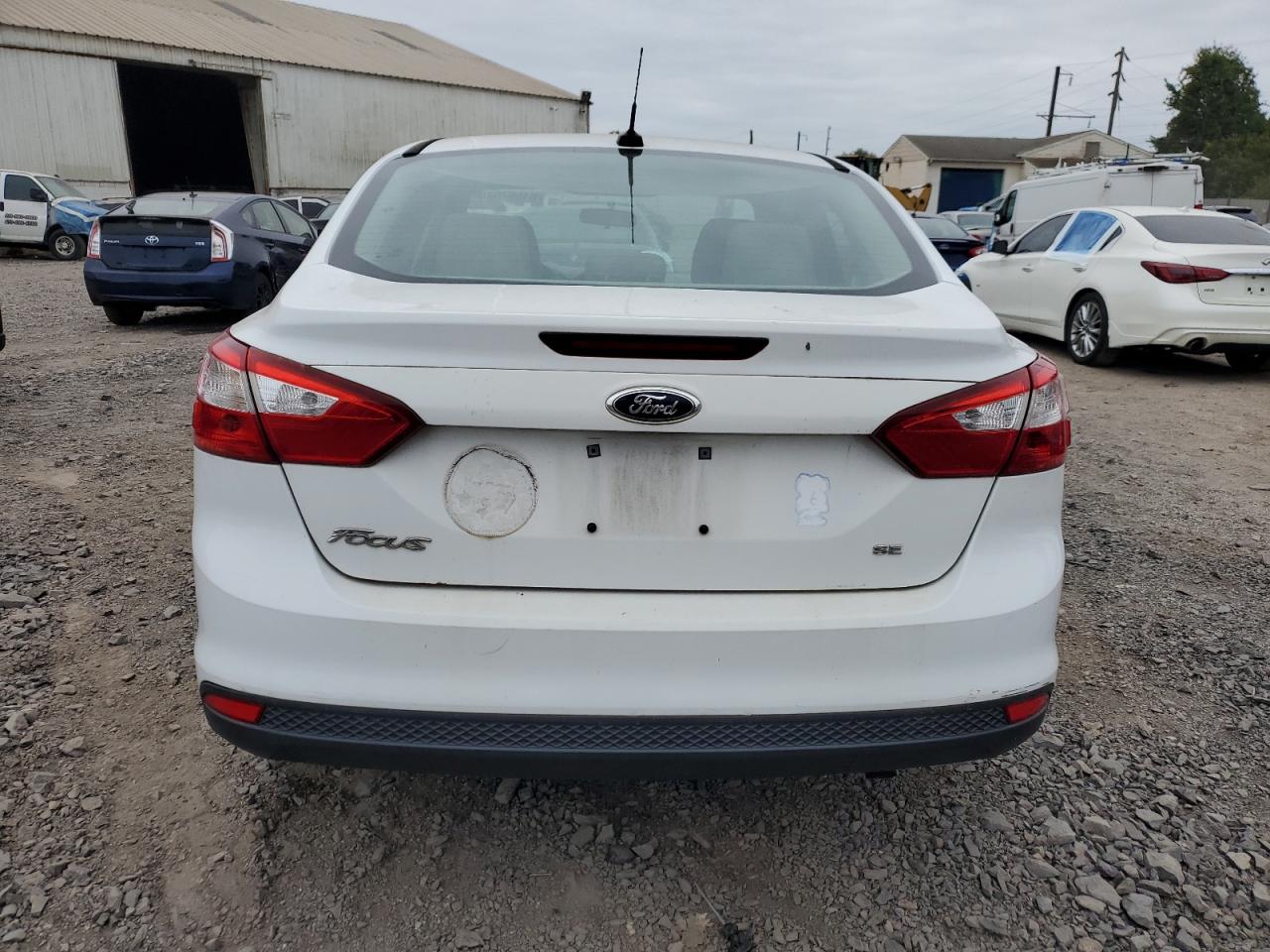 2014 Ford Focus Se White vin: 1FADP3F2XEL226839