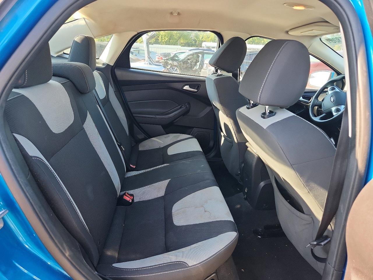 2014 Ford Focus Se Blue vin: 1FADP3F2XEL235539