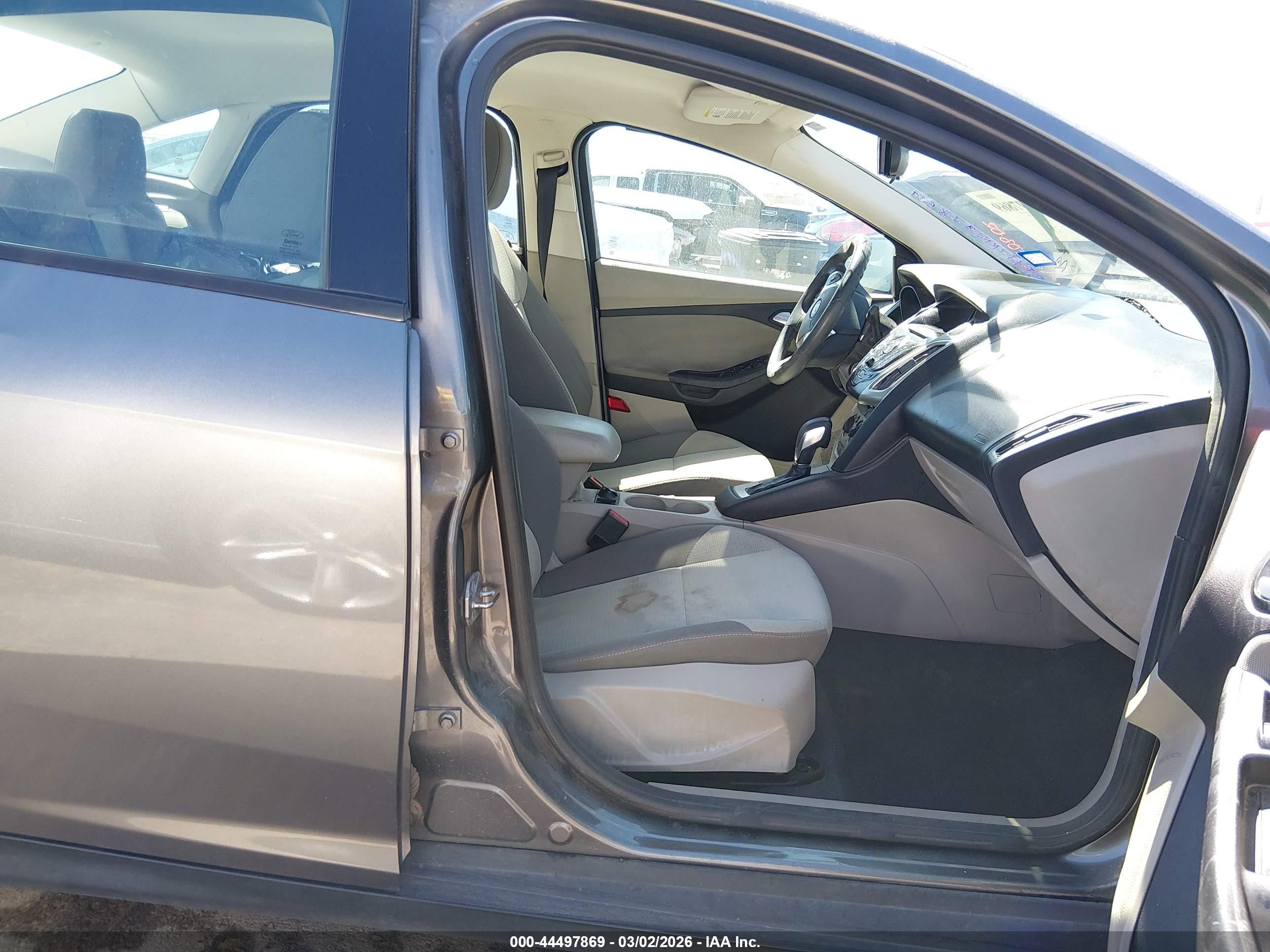 2014 Ford Focus Se Gray vin: 1FADP3F2XEL270310