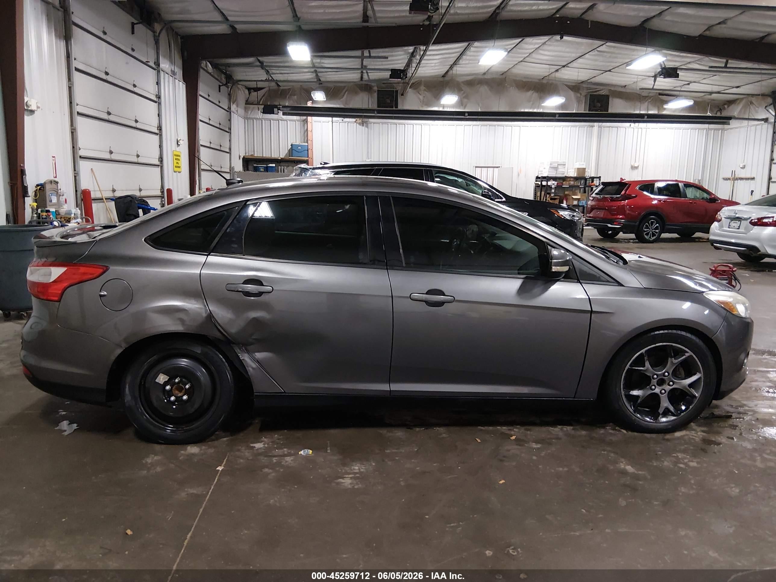 2014 Ford Focus Se Gray vin: 1FADP3F2XEL287348