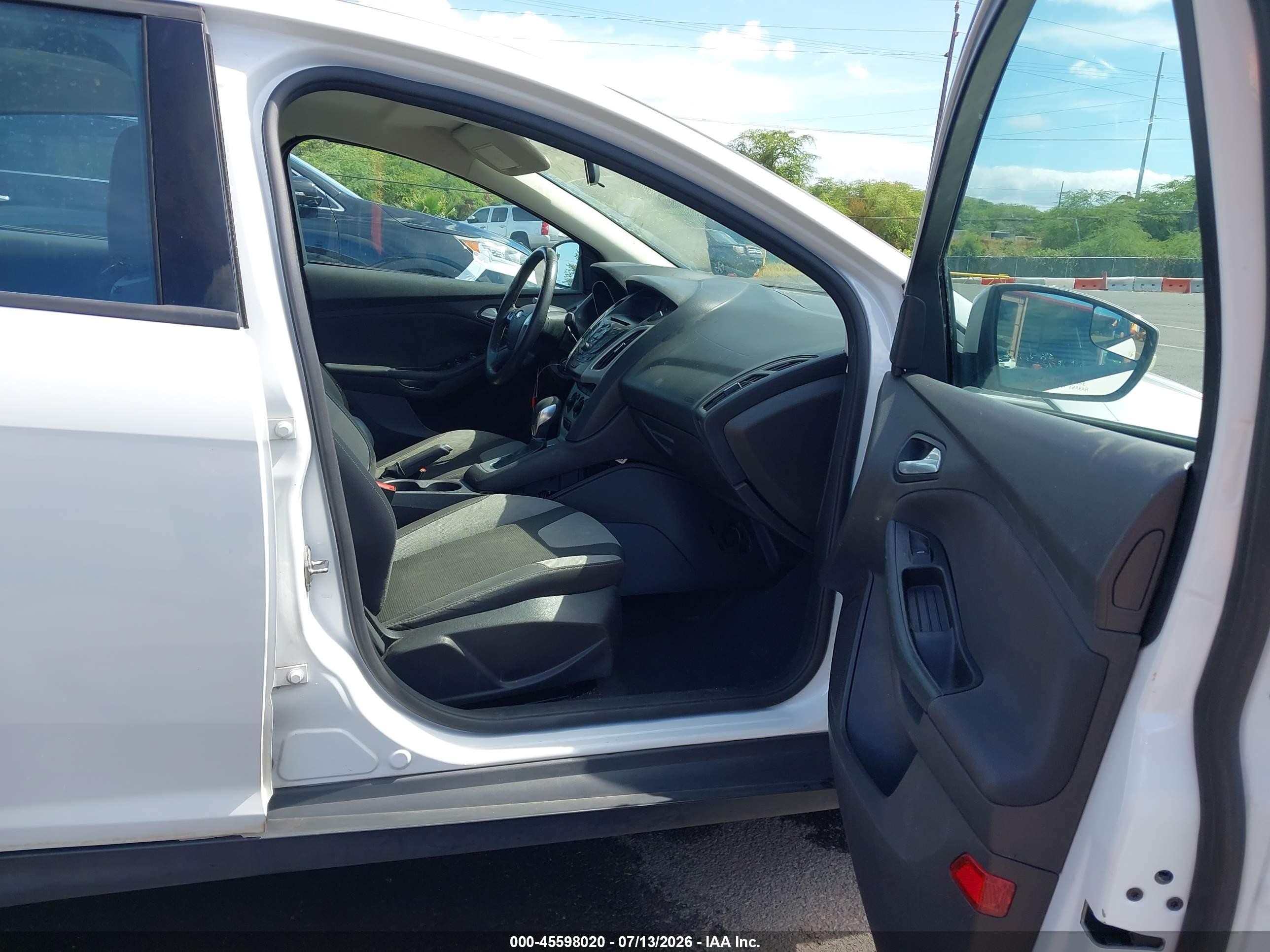 2014 Ford Focus Se White vin: 1FADP3F2XEL299614