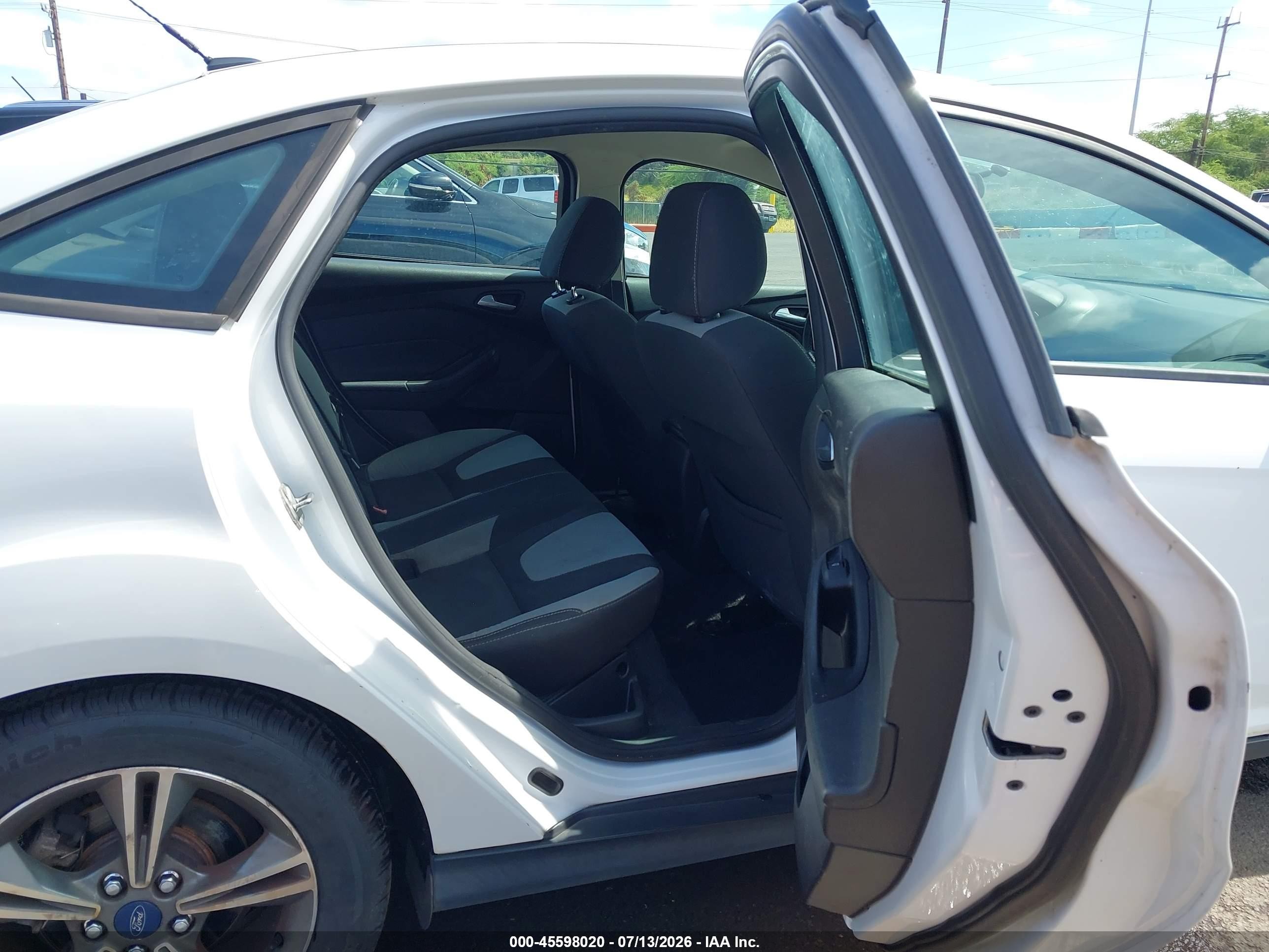 2014 Ford Focus Se White vin: 1FADP3F2XEL299614