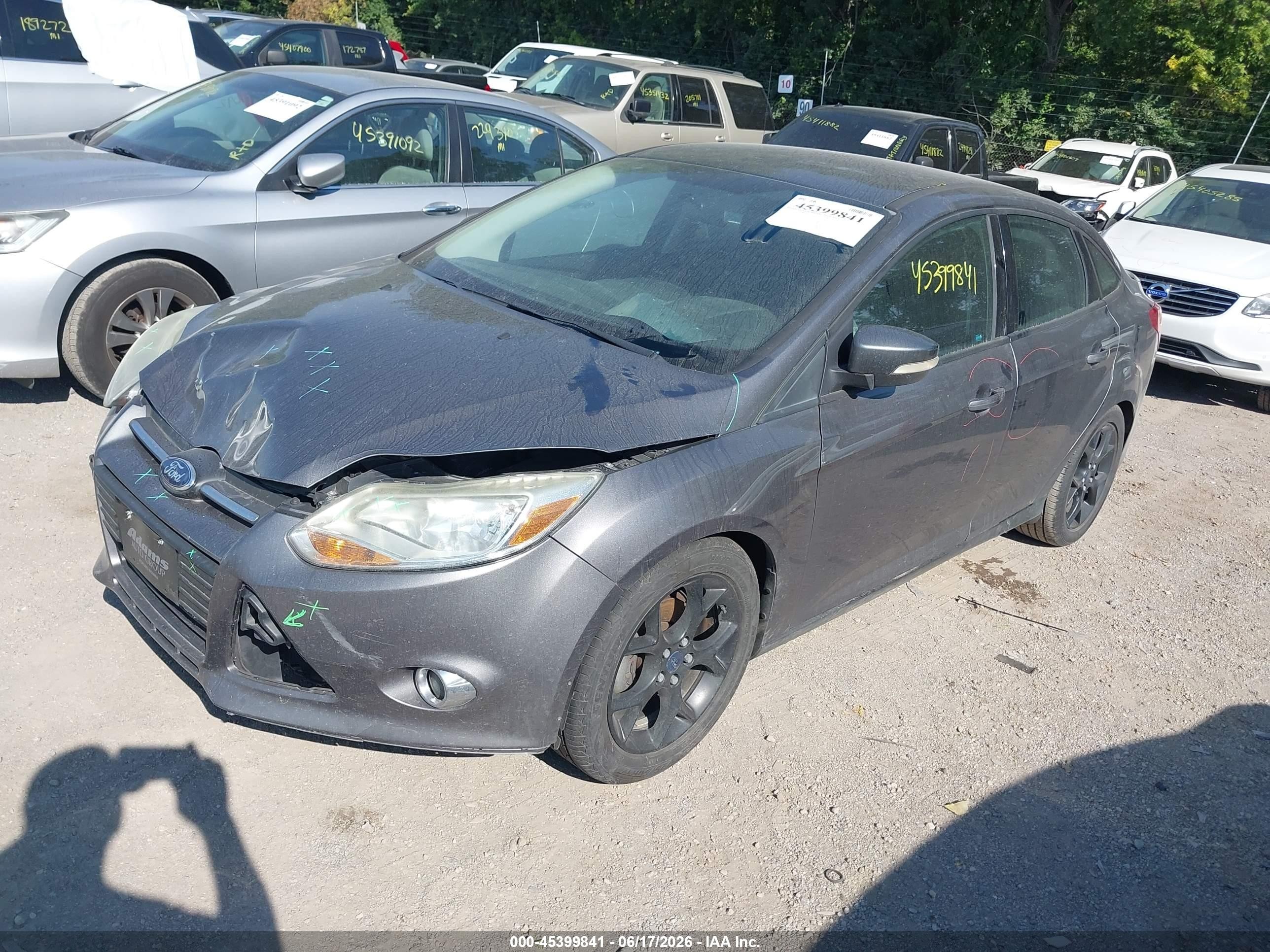 2014 Ford Focus Se Серый vin: 1FADP3F2XEL305234