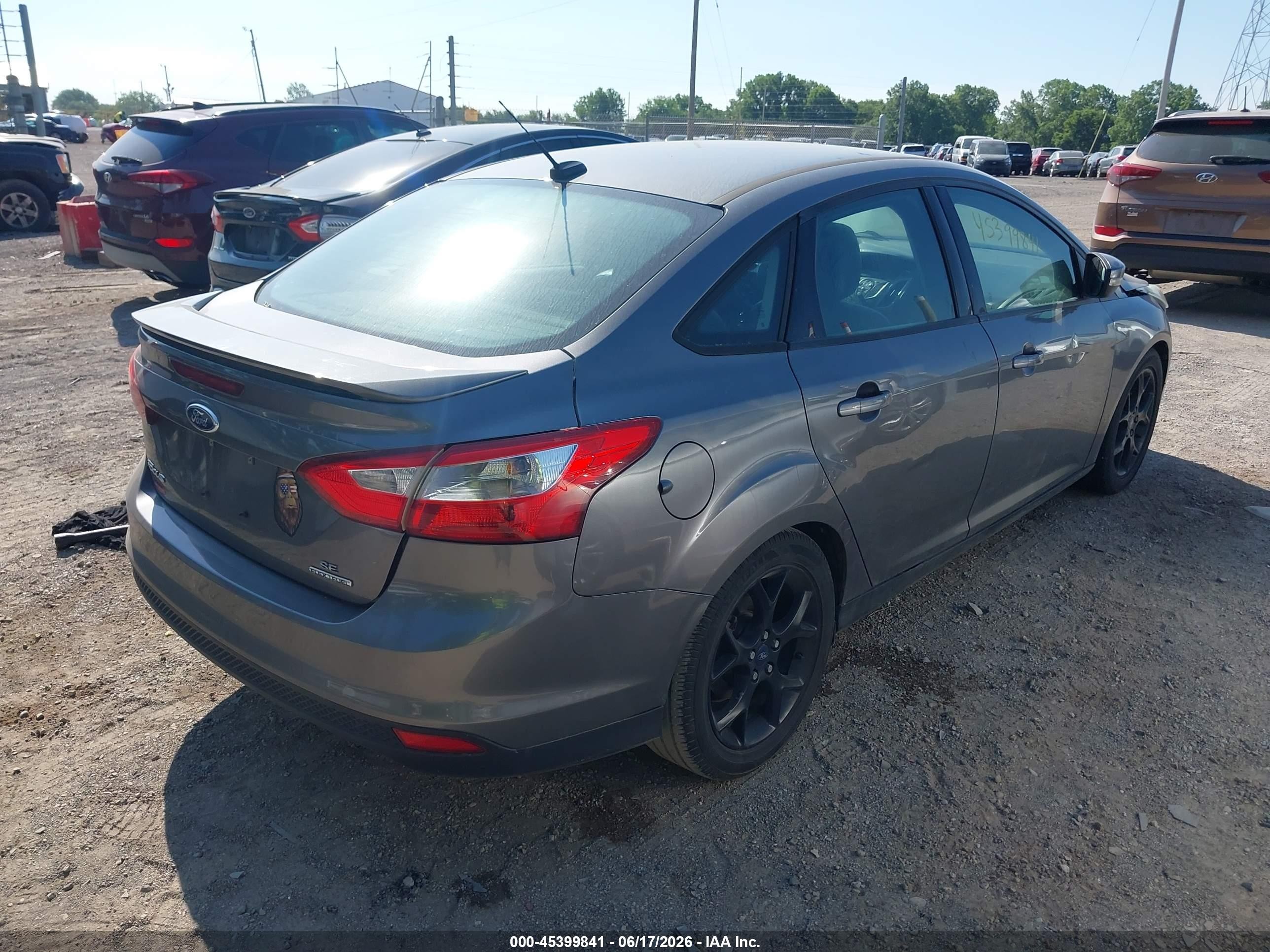 2014 Ford Focus Se Серый vin: 1FADP3F2XEL305234