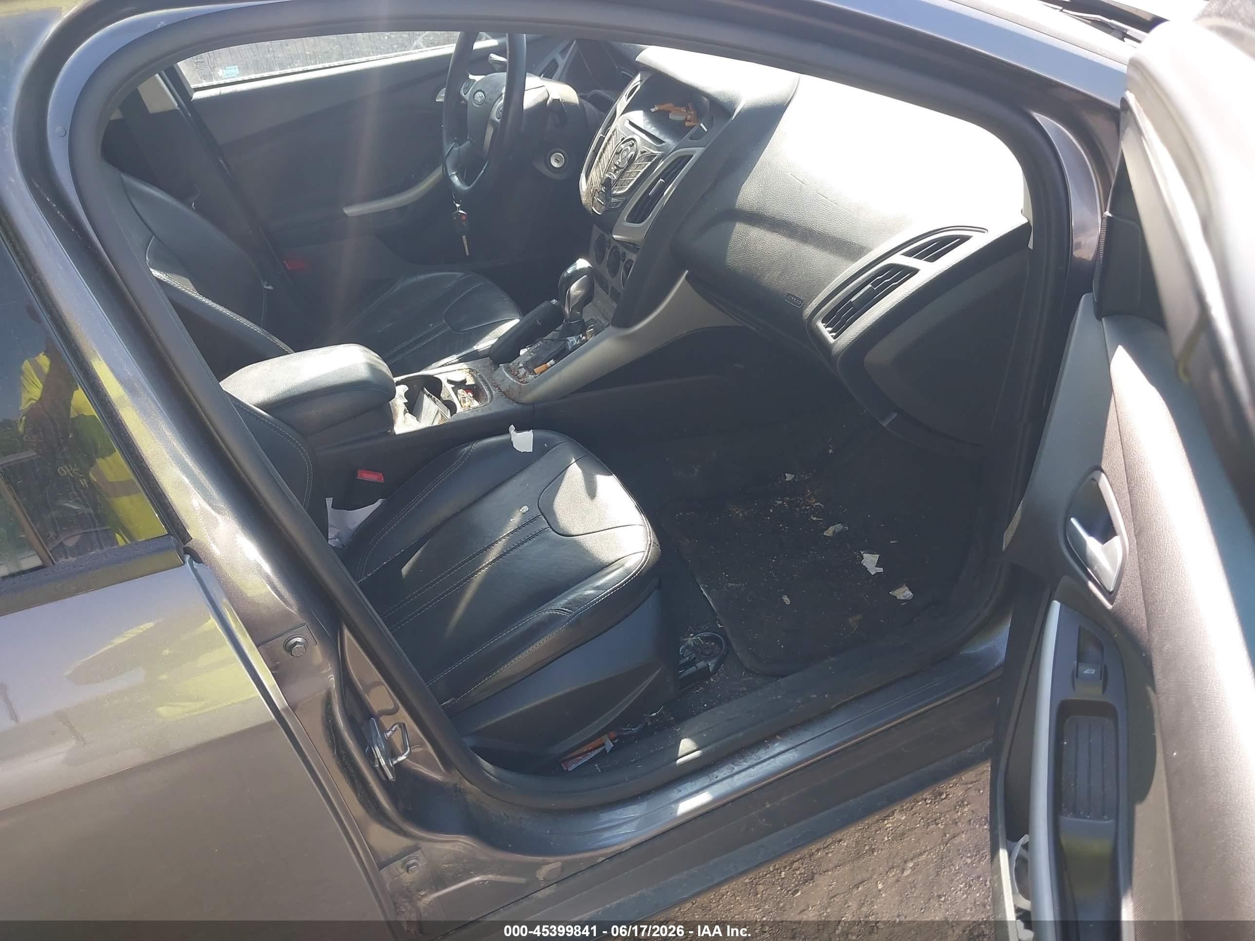 2014 Ford Focus Se Серый vin: 1FADP3F2XEL305234