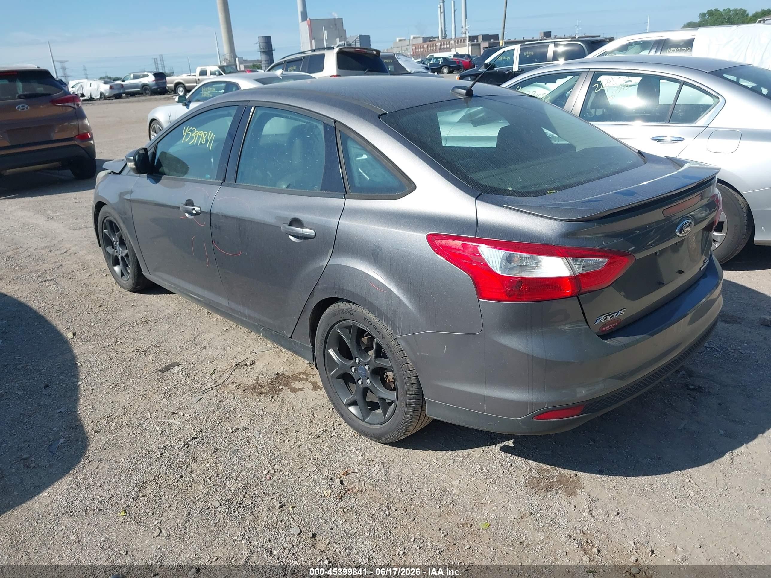 2014 Ford Focus Se Серый vin: 1FADP3F2XEL305234