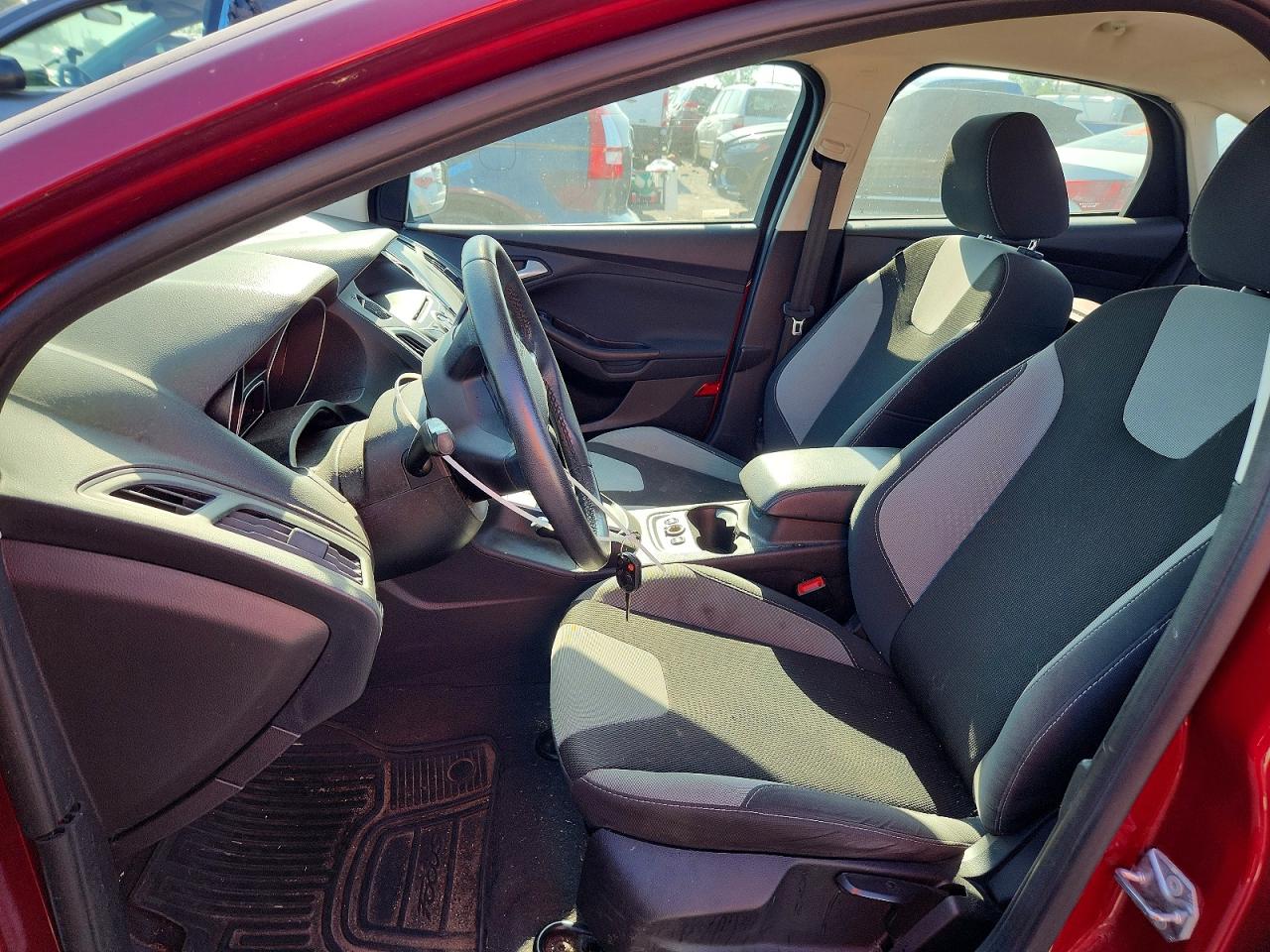 2014 Ford Focus Se Красный vin: 1FADP3F2XEL310904