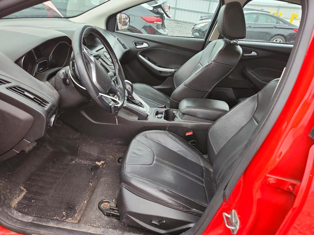 2014 Ford Focus Se Red vin: 1FADP3F2XEL318176