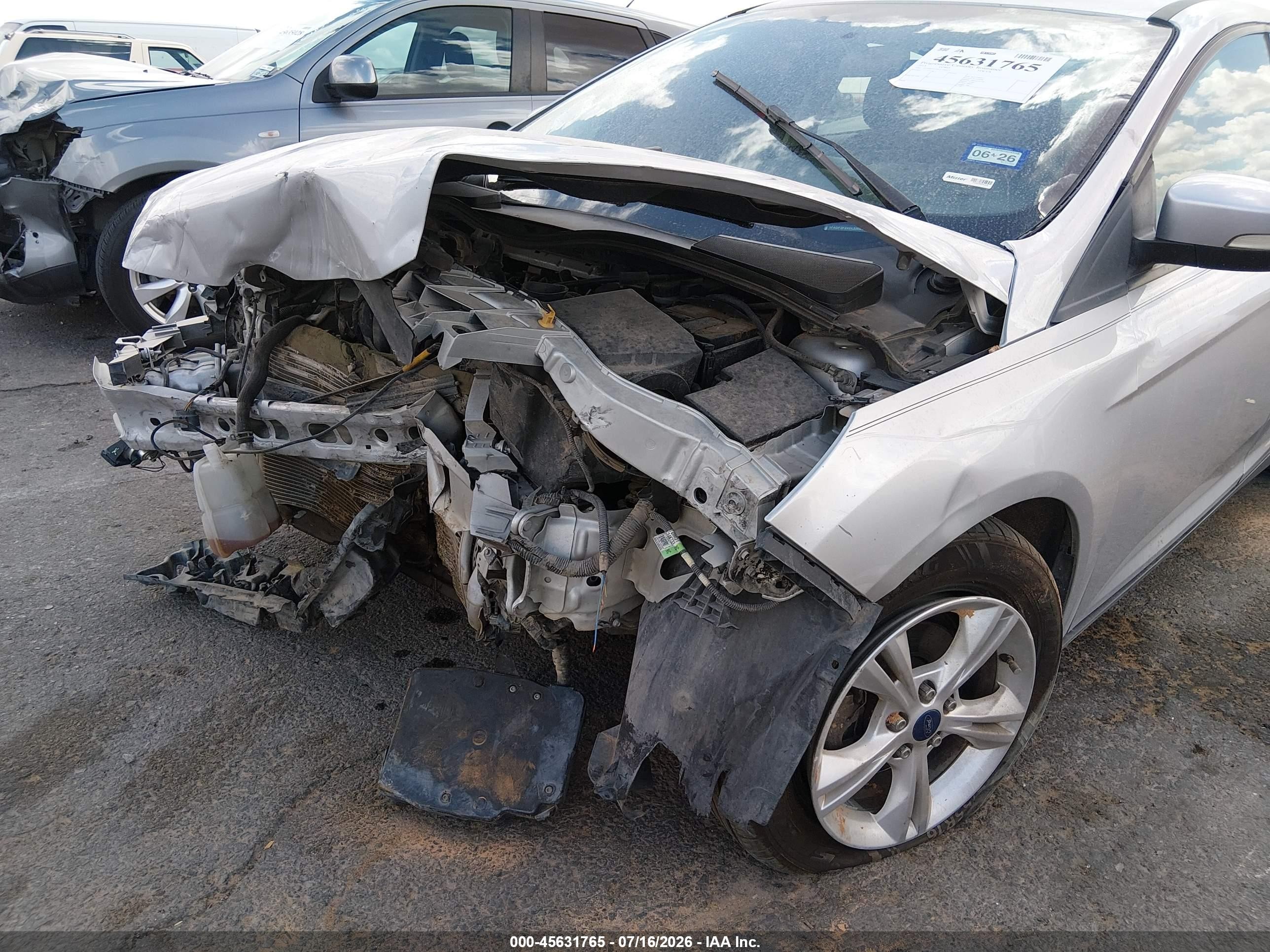 2014 Ford Focus Se Silver vin: 1FADP3F2XEL330277