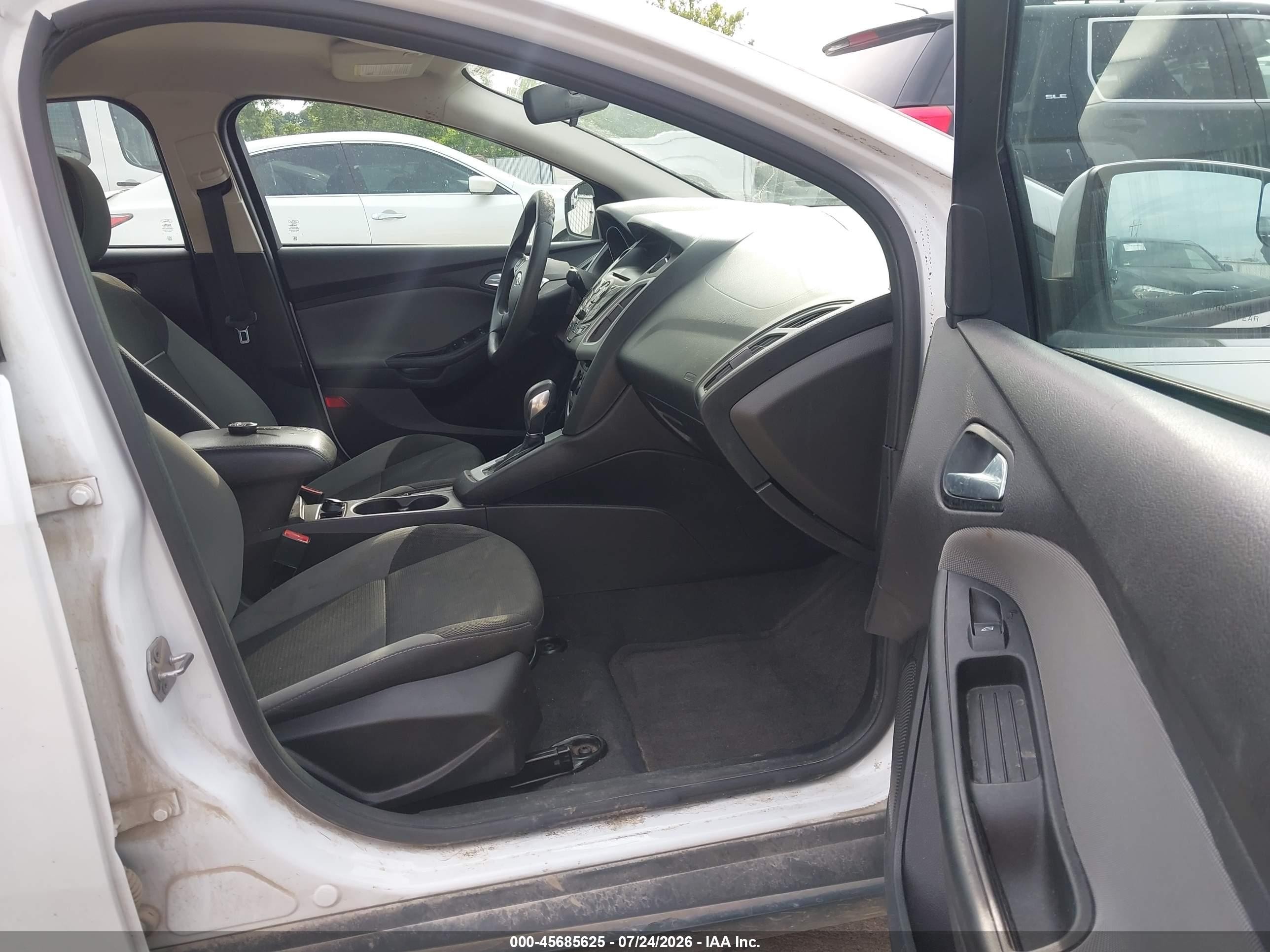 2014 Ford Focus Se White vin: 1FADP3F2XEL349220