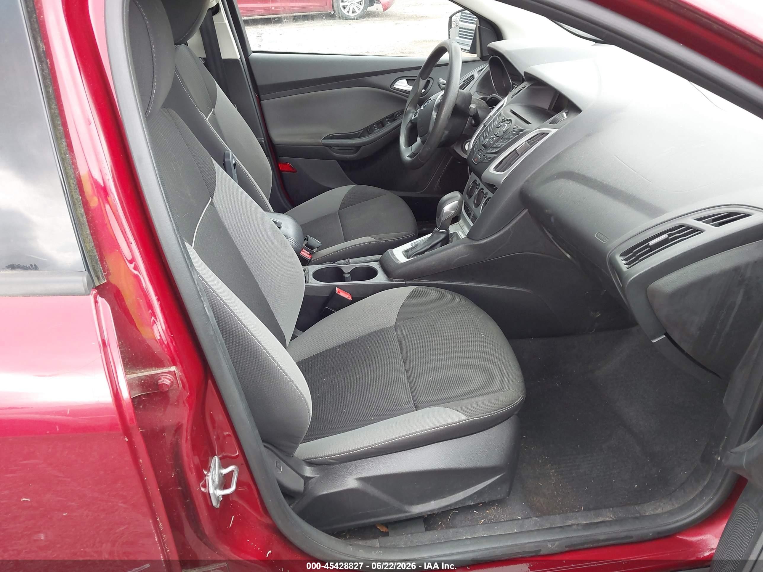 2014 Ford Focus Se Red vin: 1FADP3F2XEL354093
