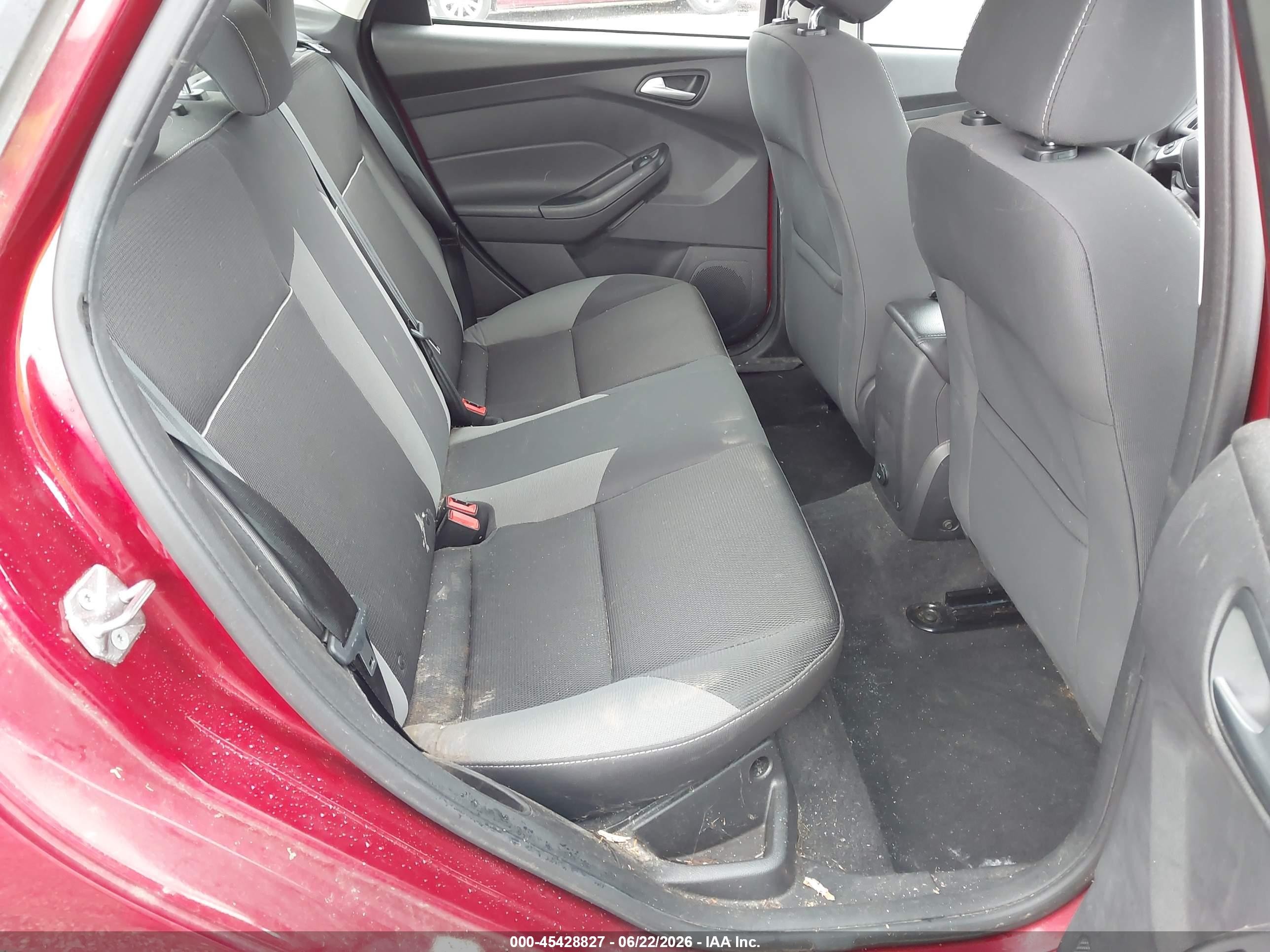 2014 Ford Focus Se Red vin: 1FADP3F2XEL354093