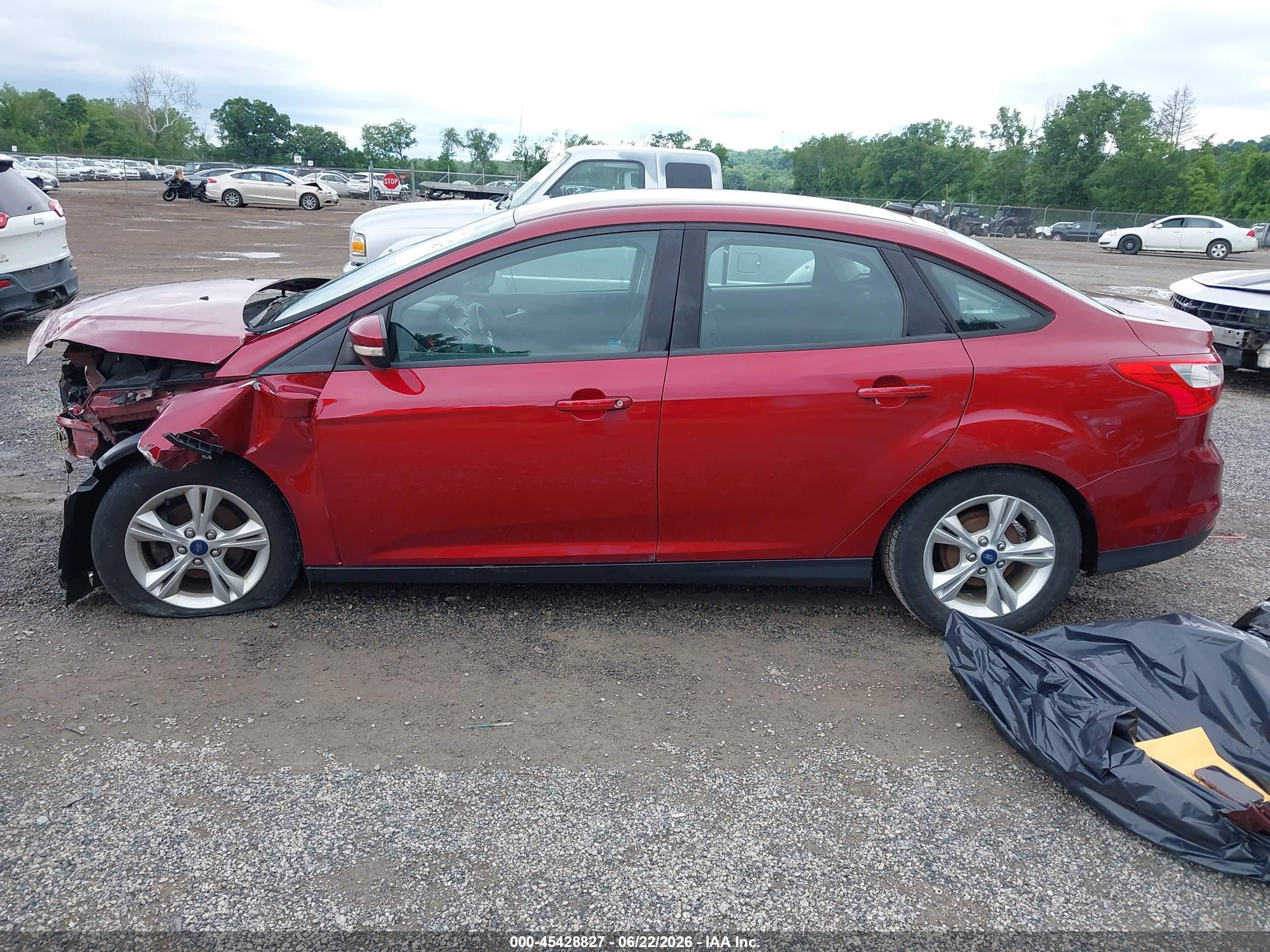 2014 Ford Focus Se Red vin: 1FADP3F2XEL354093