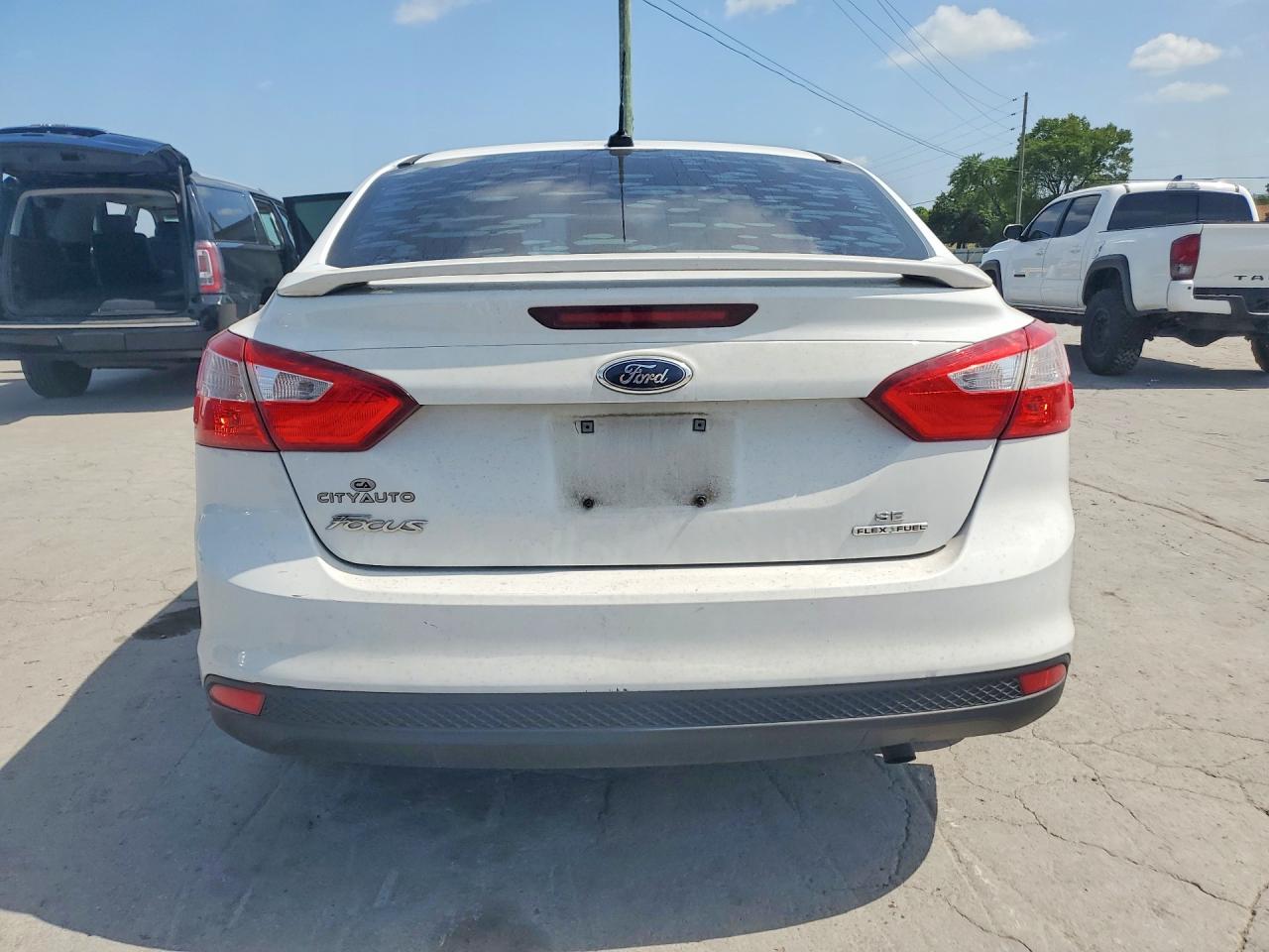 2014 Ford Focus Se White vin: 1FADP3F2XEL368317