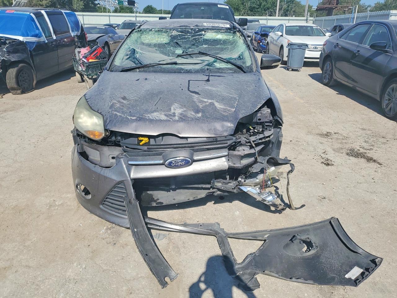 2014 Ford Focus Se Gray vin: 1FADP3F2XEL390592