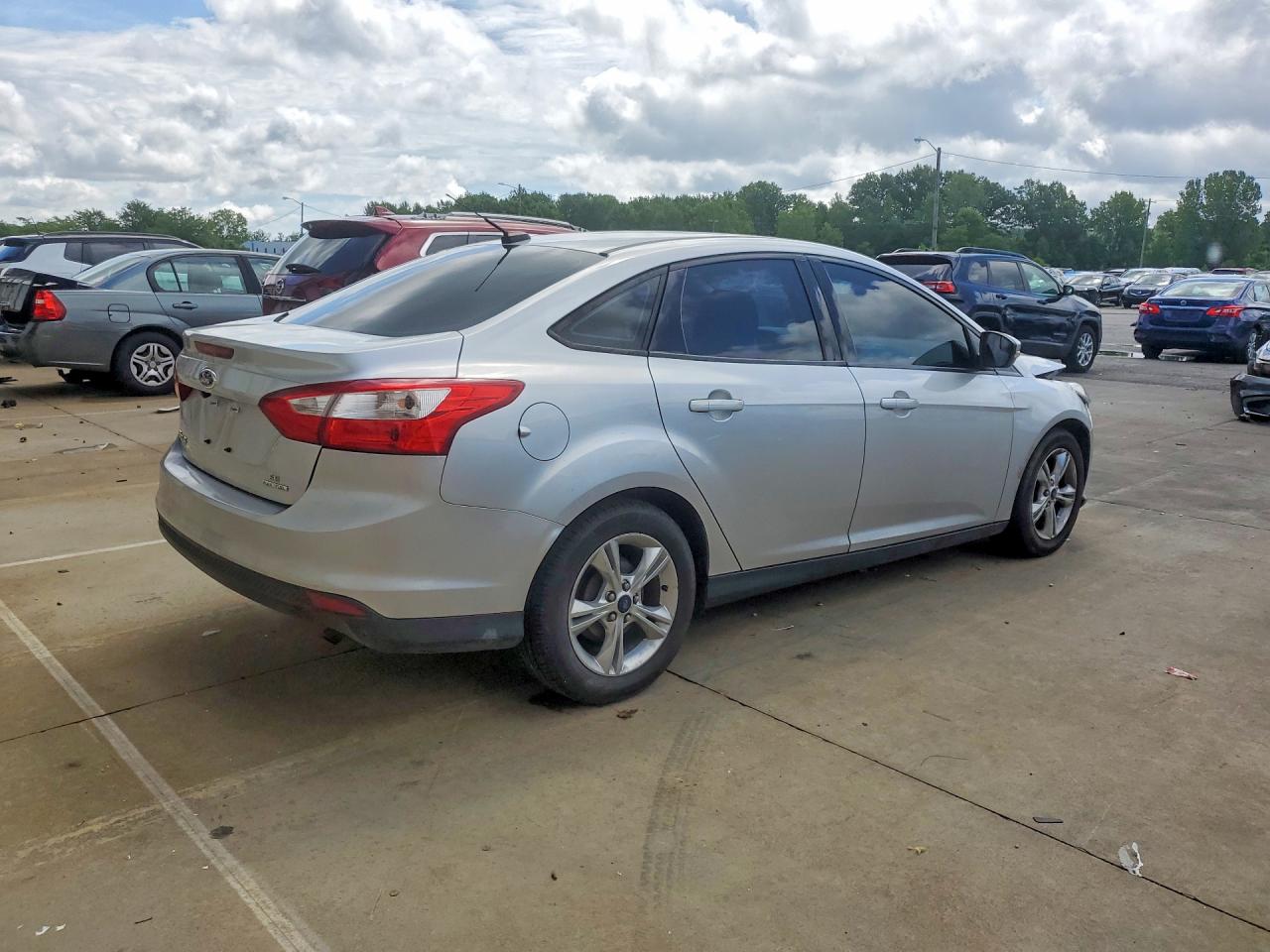 2014 Ford Focus Se Silver vin: 1FADP3F2XEL393069