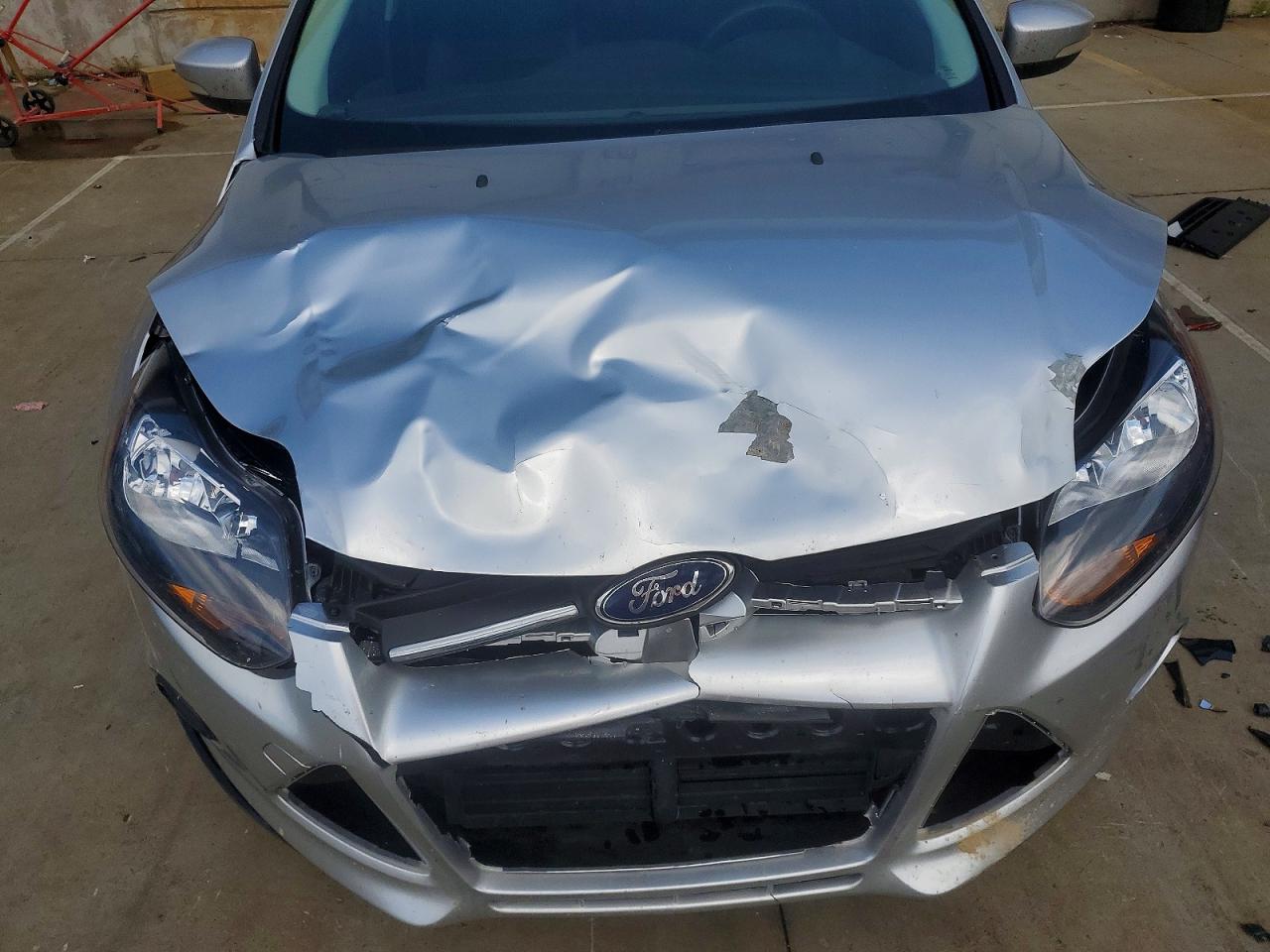 2014 Ford Focus Se Silver vin: 1FADP3F2XEL393069
