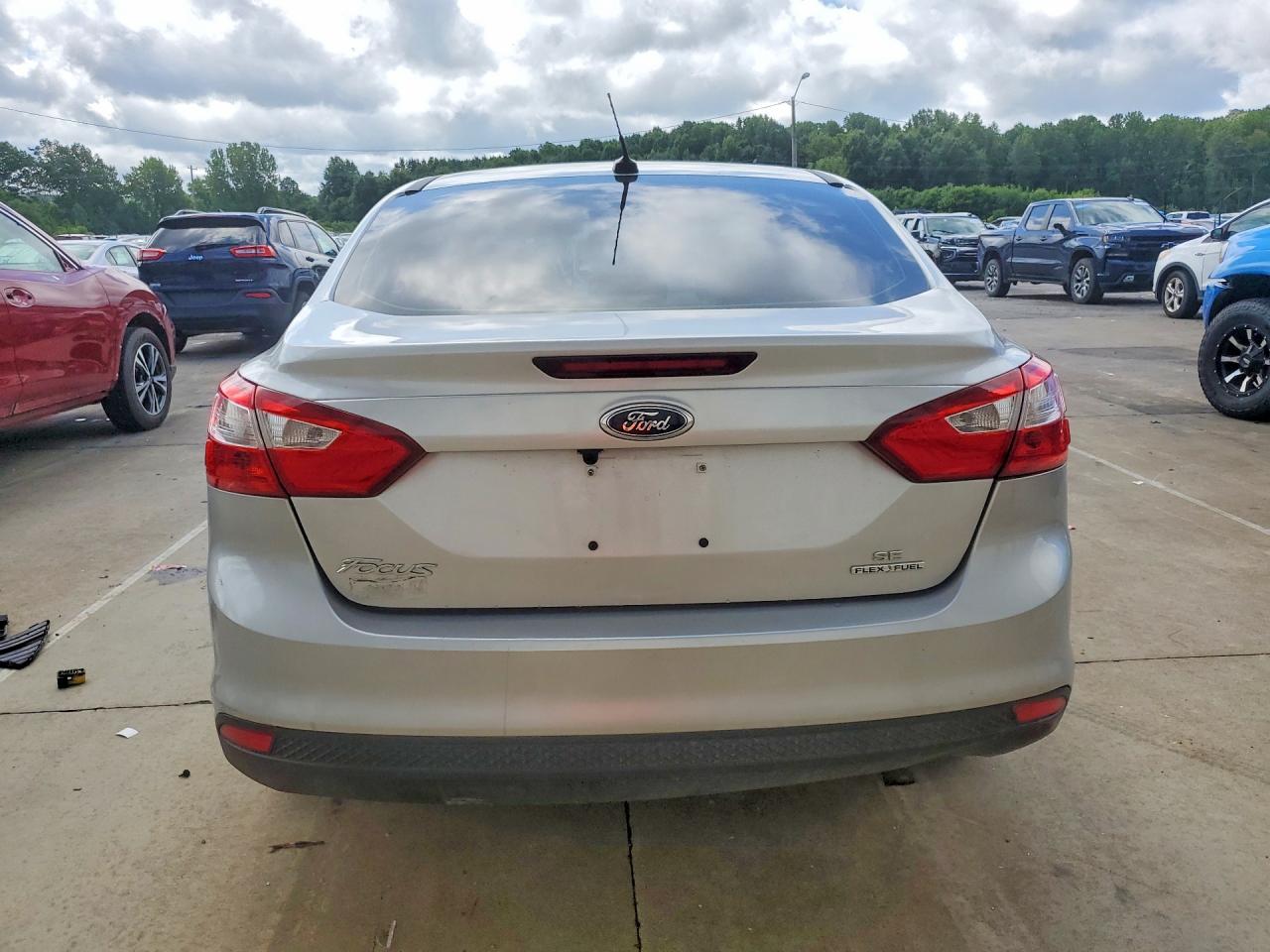 2014 Ford Focus Se Silver vin: 1FADP3F2XEL393069