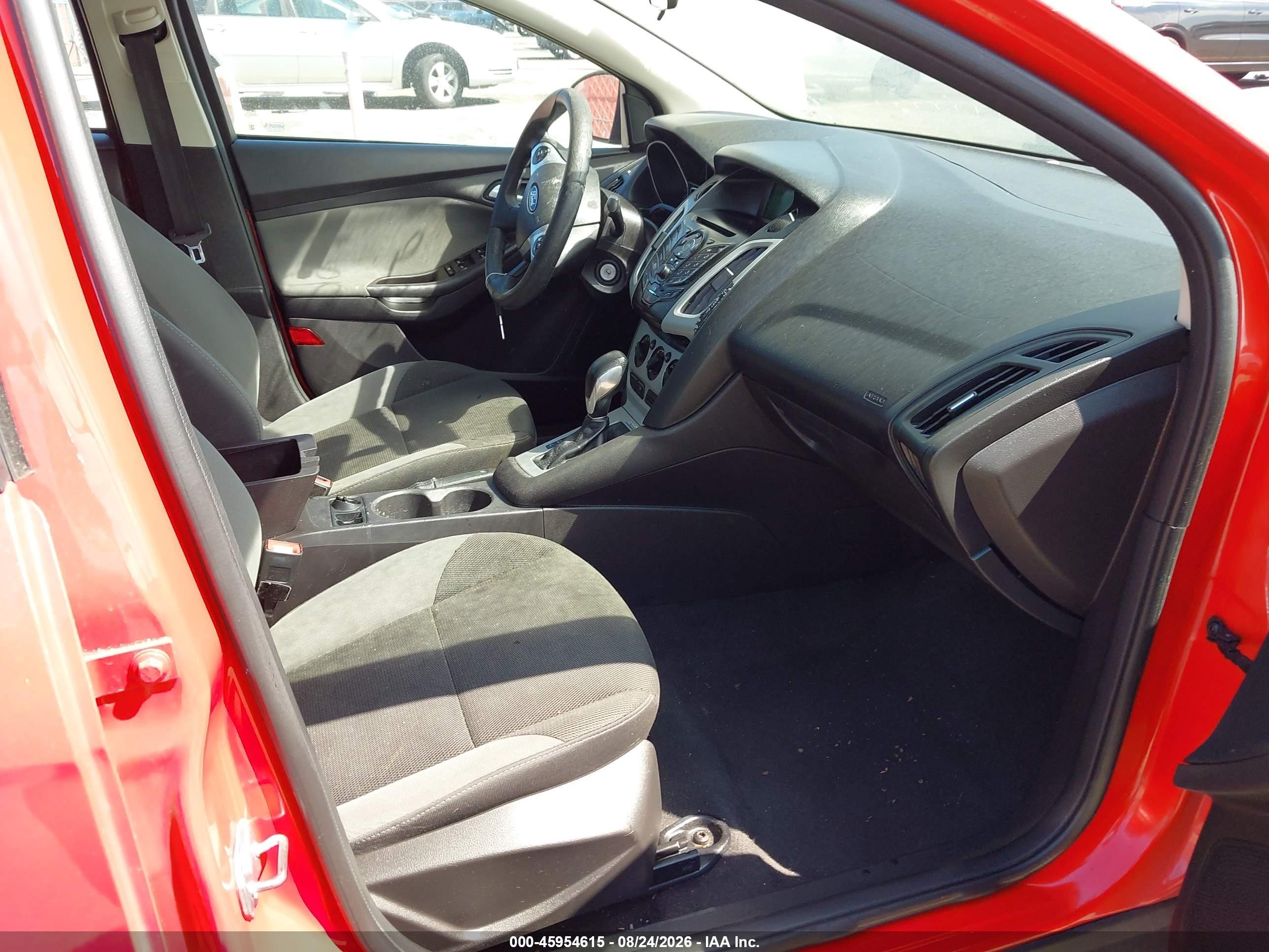 2014 Ford Focus Se Red vin: 1FADP3F2XEL403311