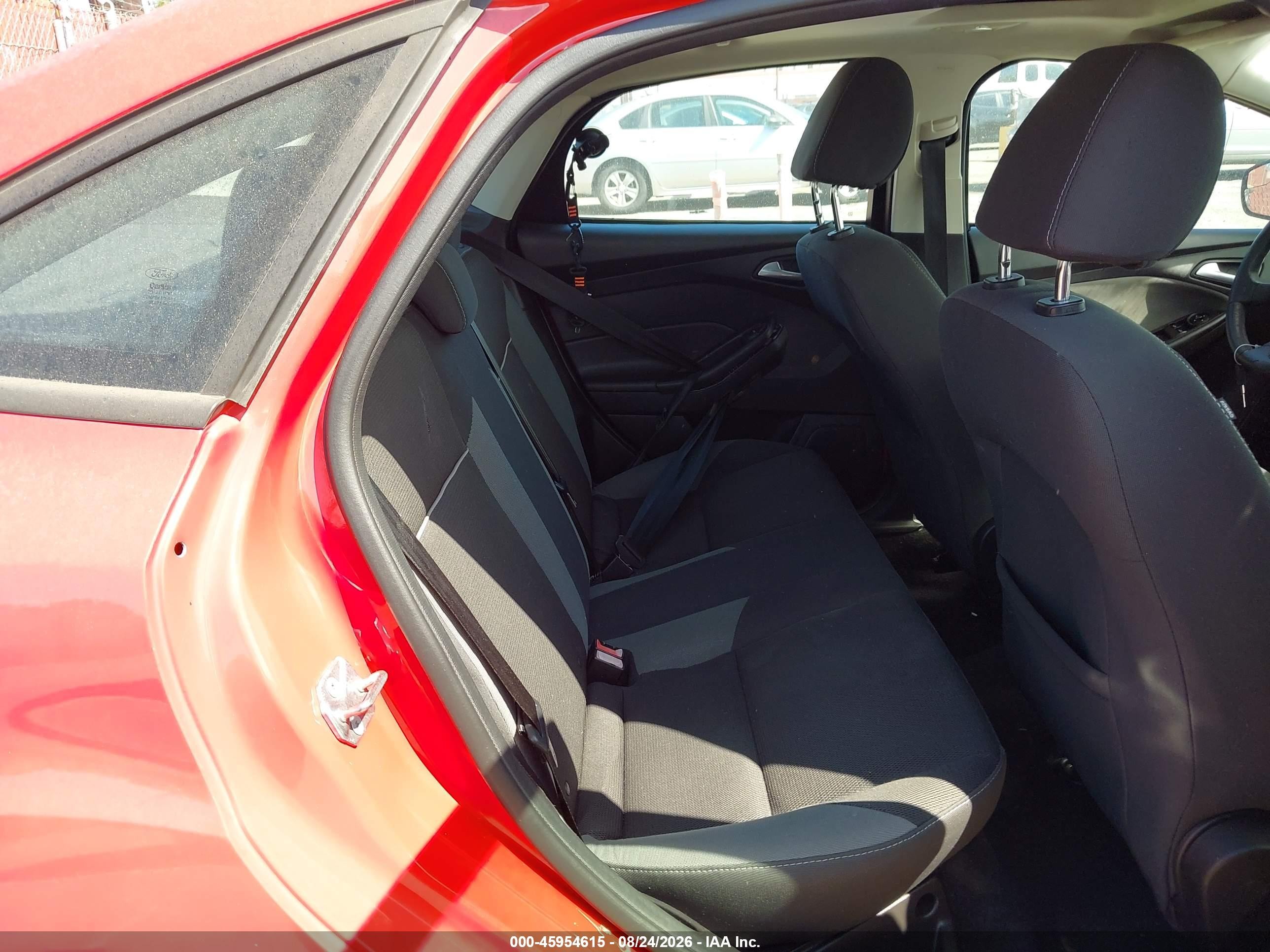2014 Ford Focus Se Red vin: 1FADP3F2XEL403311