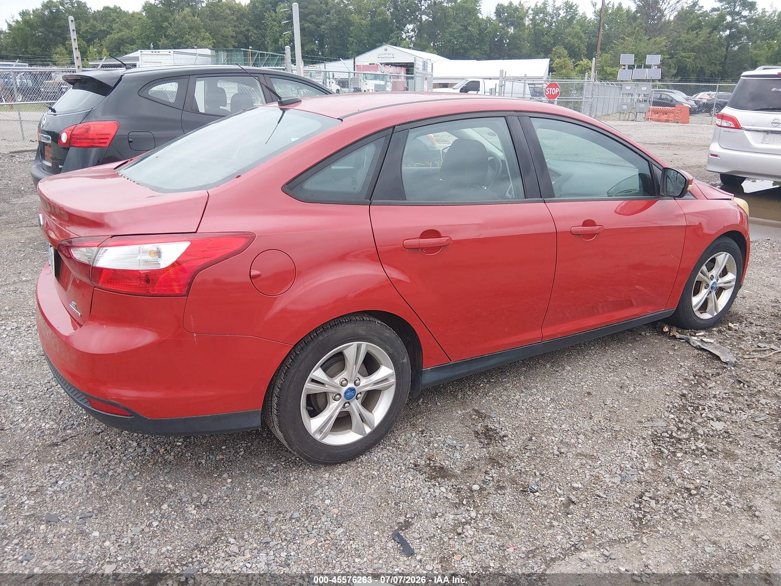 2014 Ford Focus Se Red vin: 1FADP3F2XEL410727