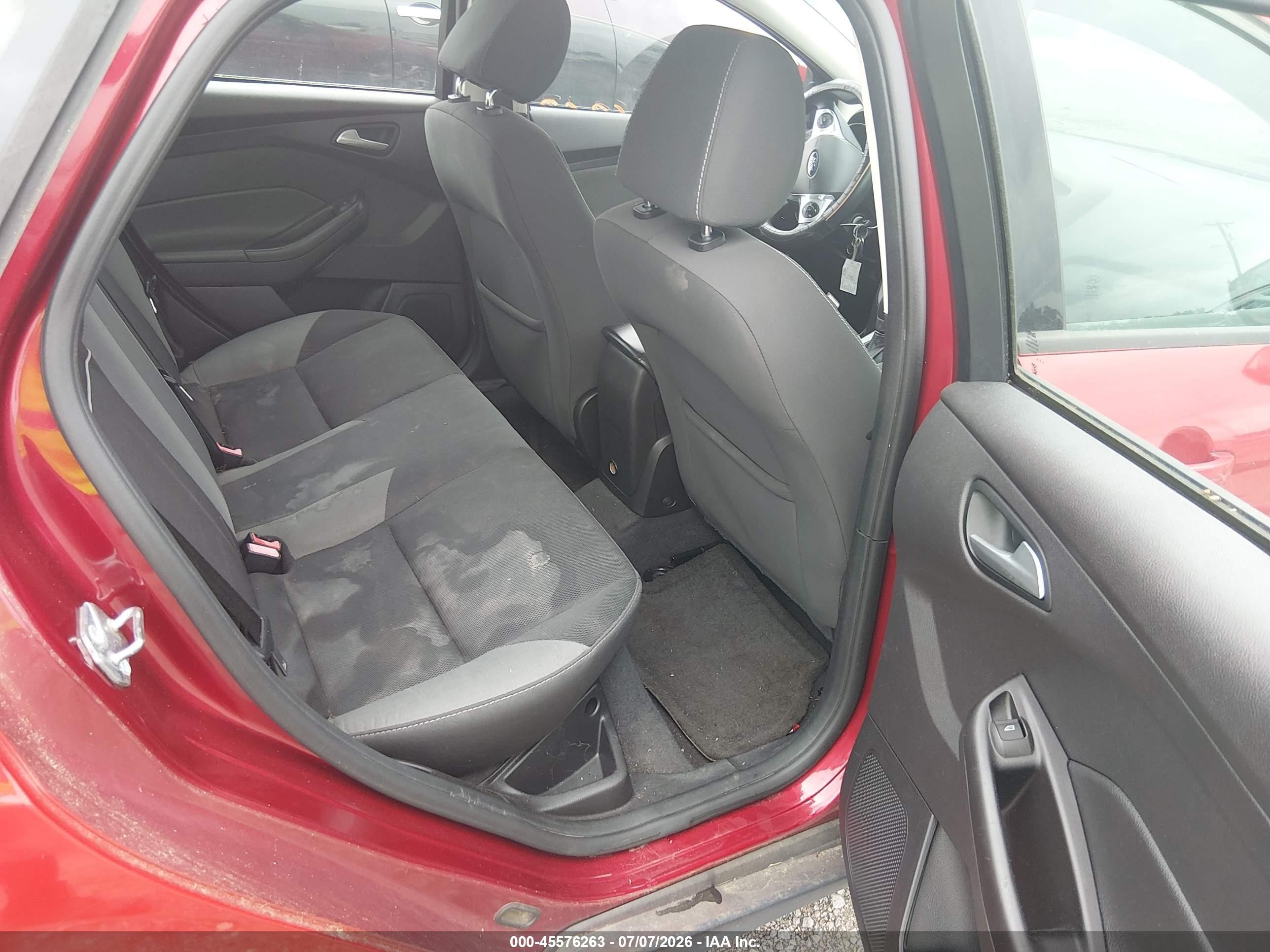 2014 Ford Focus Se Red vin: 1FADP3F2XEL410727