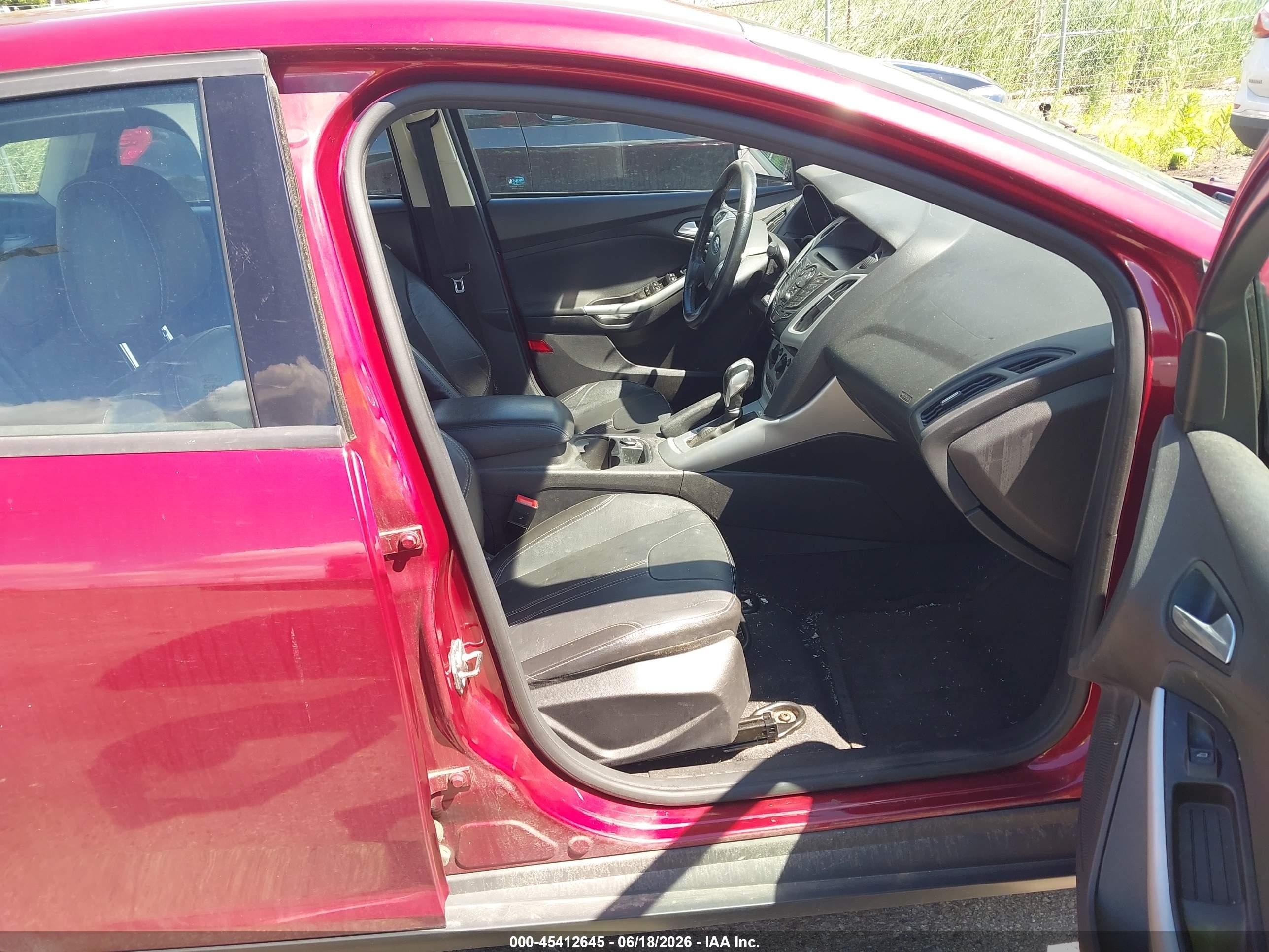 2014 Ford Focus Se Burgundy vin: 1FADP3F2XEL418844